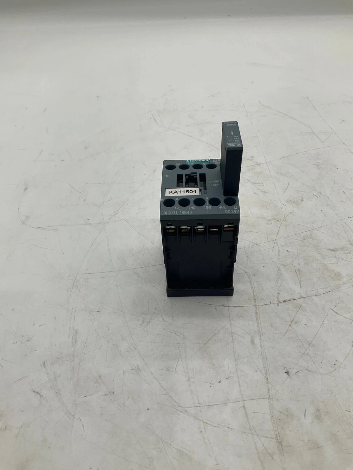 SIEMENS 3RH2131-1BB40 Control Relay w/ 3RT2916-1BB00 Suppressor USED - Image 2