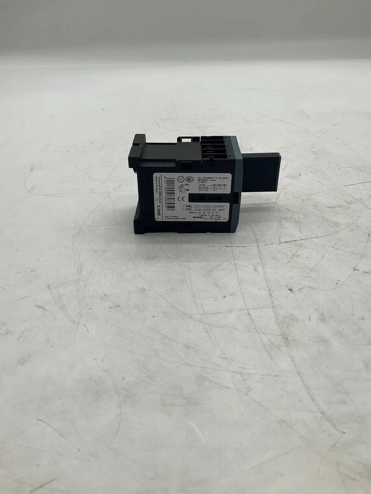 SIEMENS 3RH2131-1BB40 Control Relay w/ 3RT2916-1BB00 Suppressor USED - Image 3