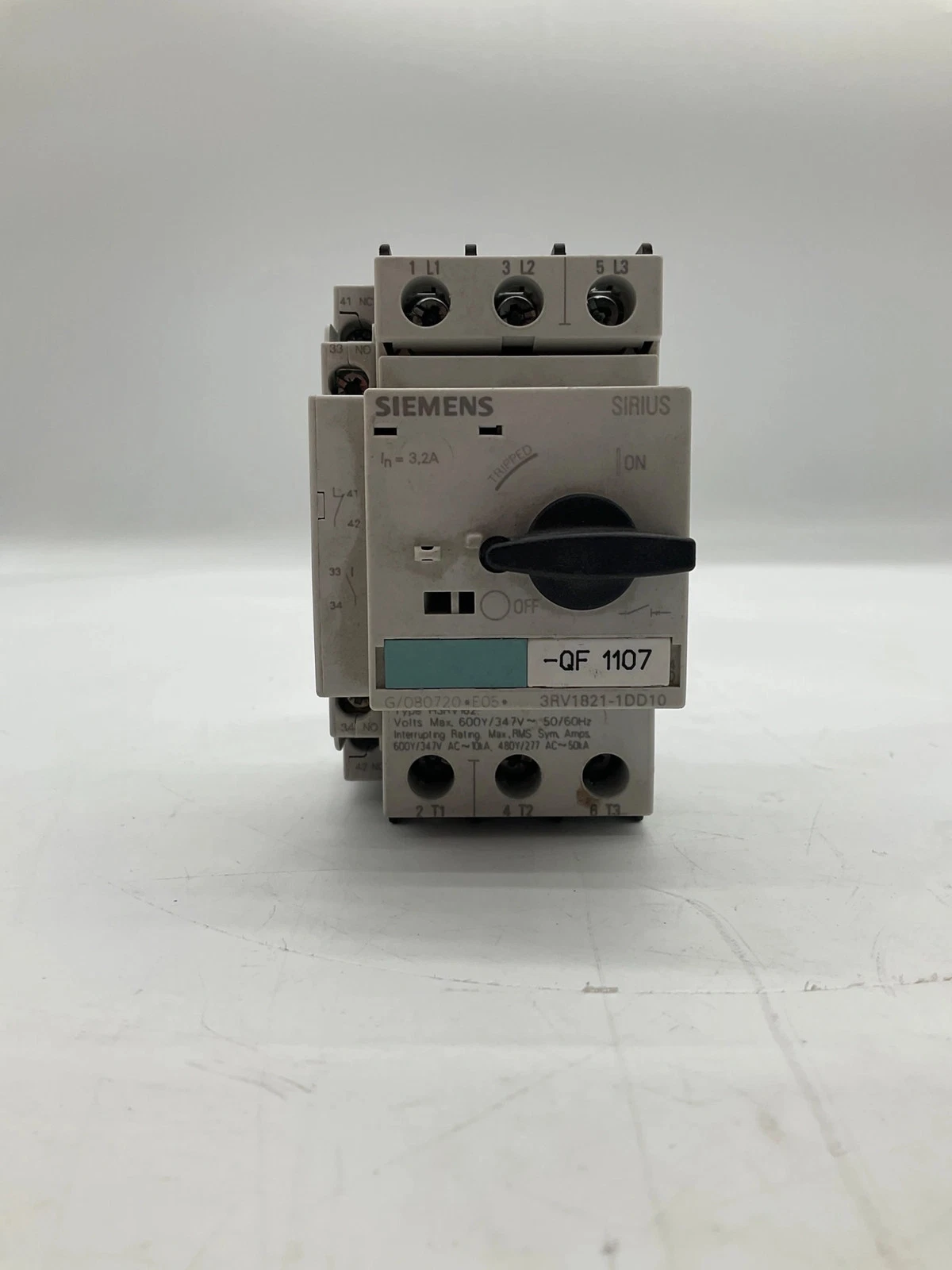 SIEMENS 3RV1821-1DD10 Motor Protection Circuit Breaker w/ 3RV1901-1A Auxiliary Contact USED - Image 4