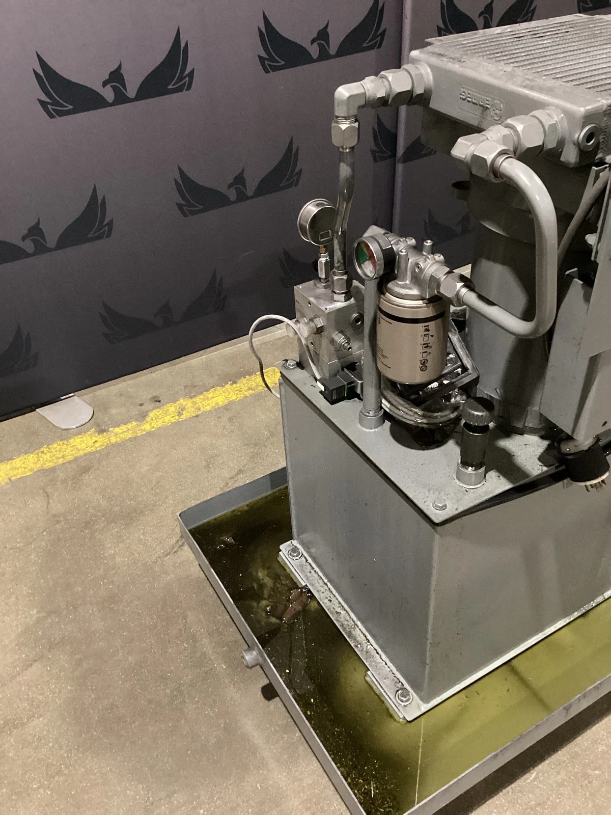 7.5 HP Hydraulic Power Unit w/ Heat Exchanger 230/460V 3-Phase USED - Image 2