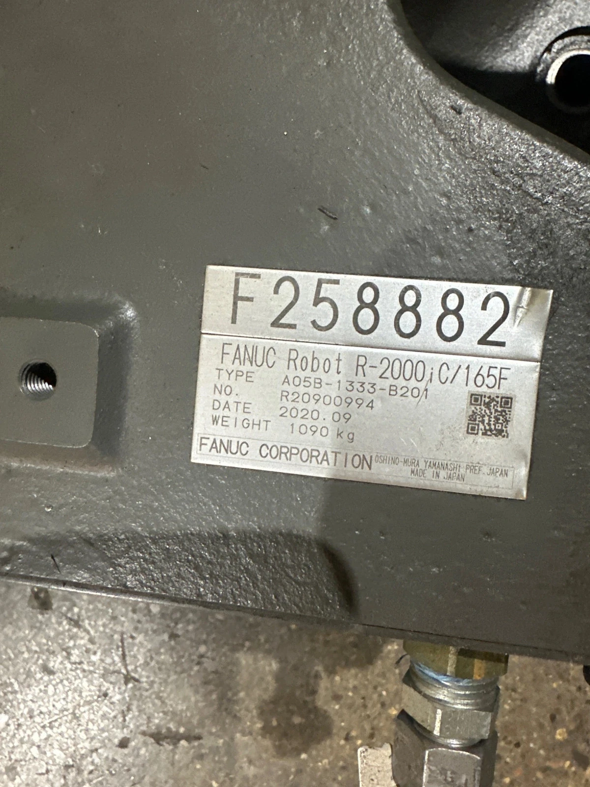 FANUC R-2000IC/165F INDUSTRIAL ROBOT WITH R-30IB CONTROLLER USED - Image 10