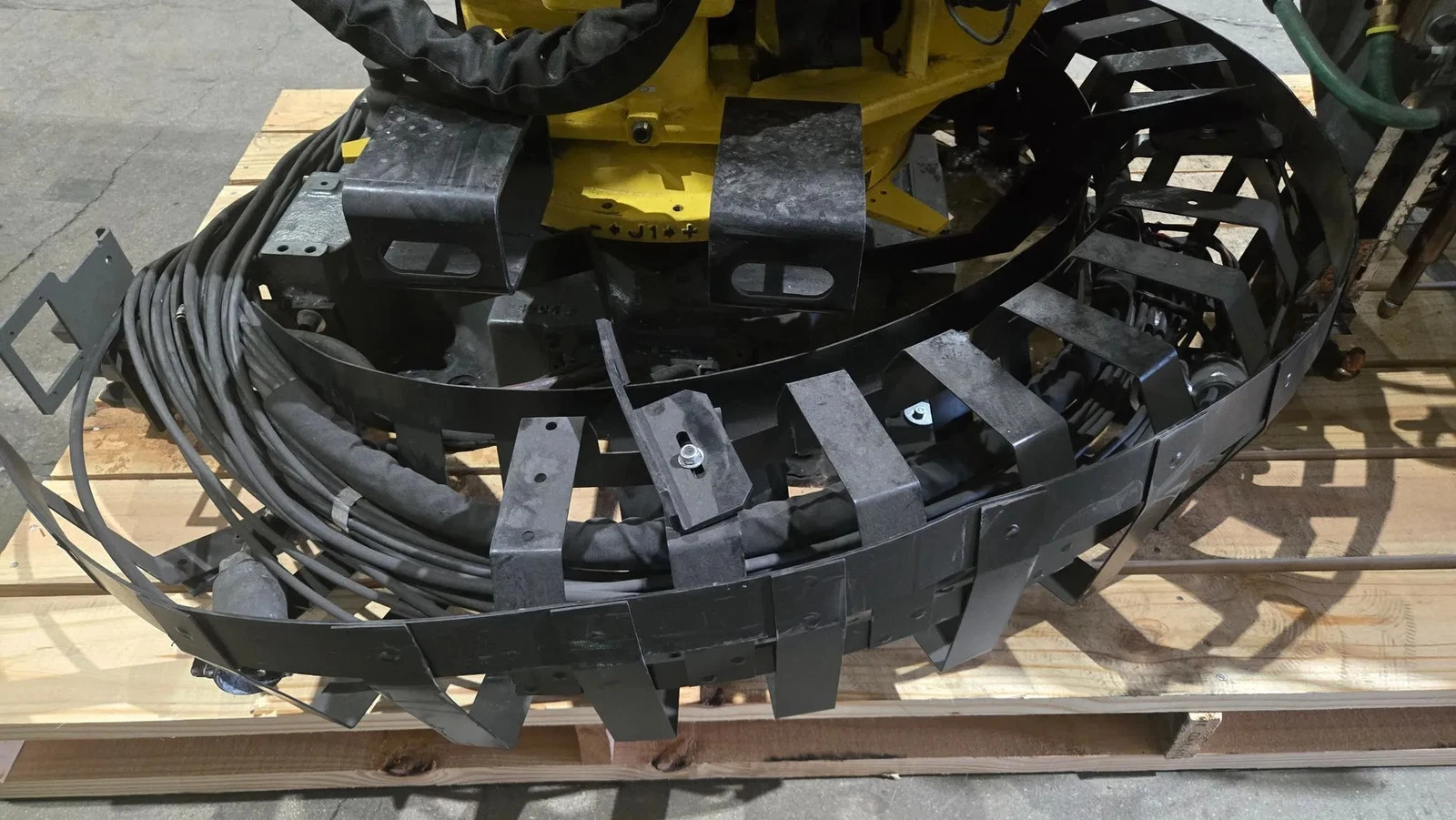 FANUC R-2000iB/210F Complete with R-30iA Controller & WTC WT6000 MFDC Inverter USED - Image 9