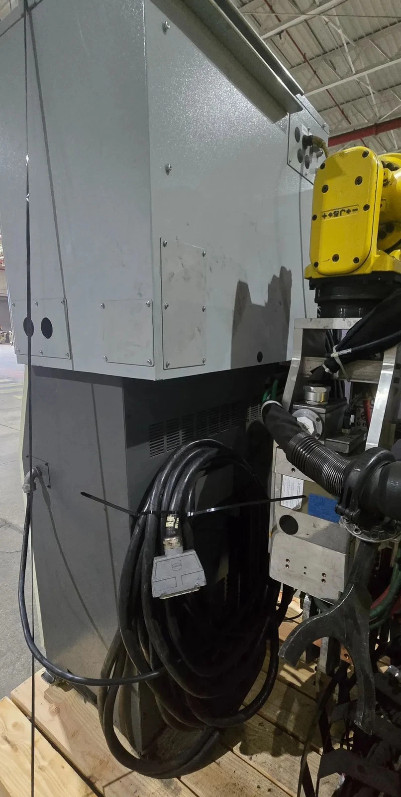 FANUC R-2000iB/210F Complete with R-30iA Controller & WTC WT6000 MFDC Inverter USED - Image 14