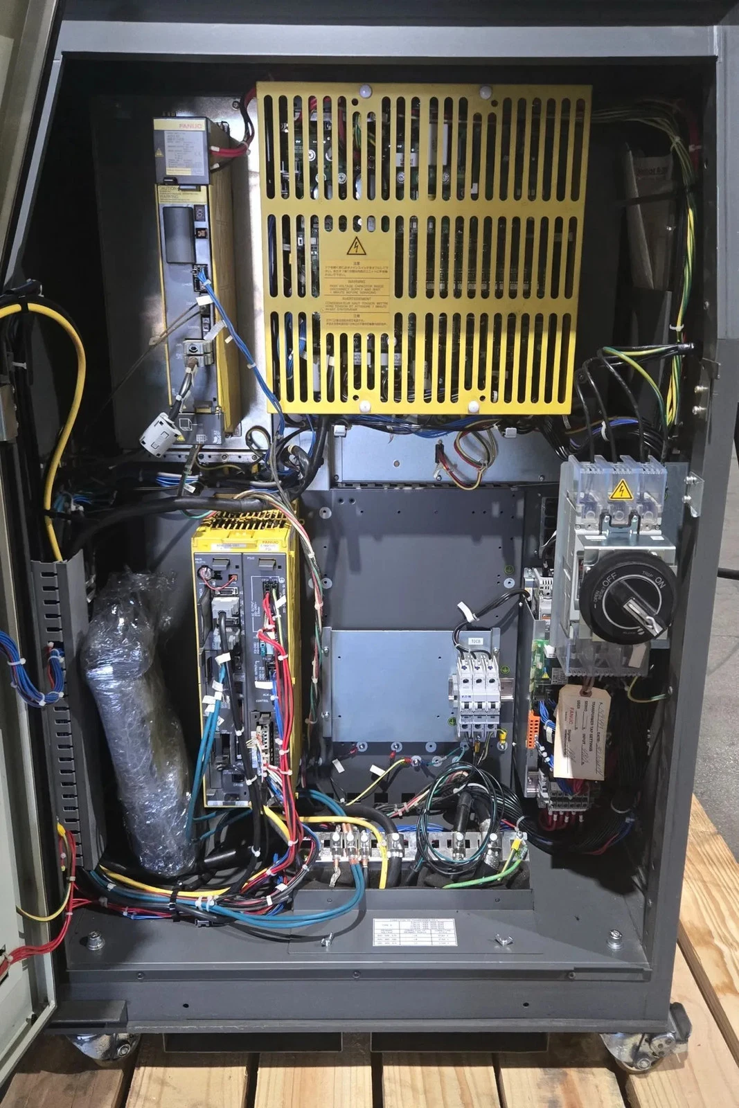 FANUC R-2000iB/210F Complete with R-30iA Controller & WTC WT6000 MFDC Inverter USED - Image 17