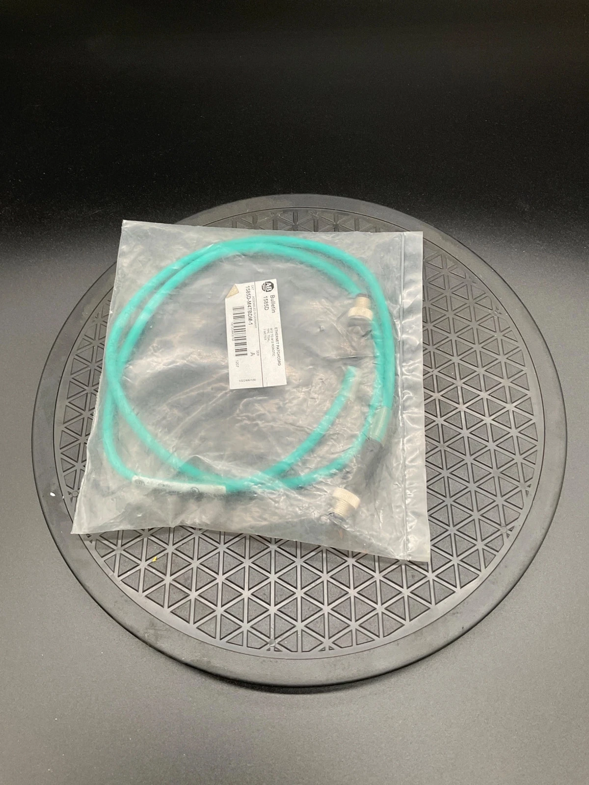 ALLEN-BRADLEY 1585D-M4TBDM-1 Ethernet Patch Cord M12 to M12 1m NEW - Image 3