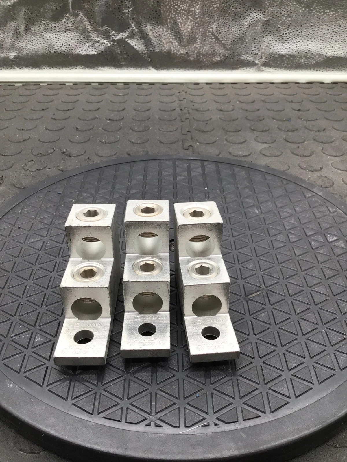 ALLEN-BRADLEY 1494U-LA400 Lug Connector Kit 400A NEW - Image 5