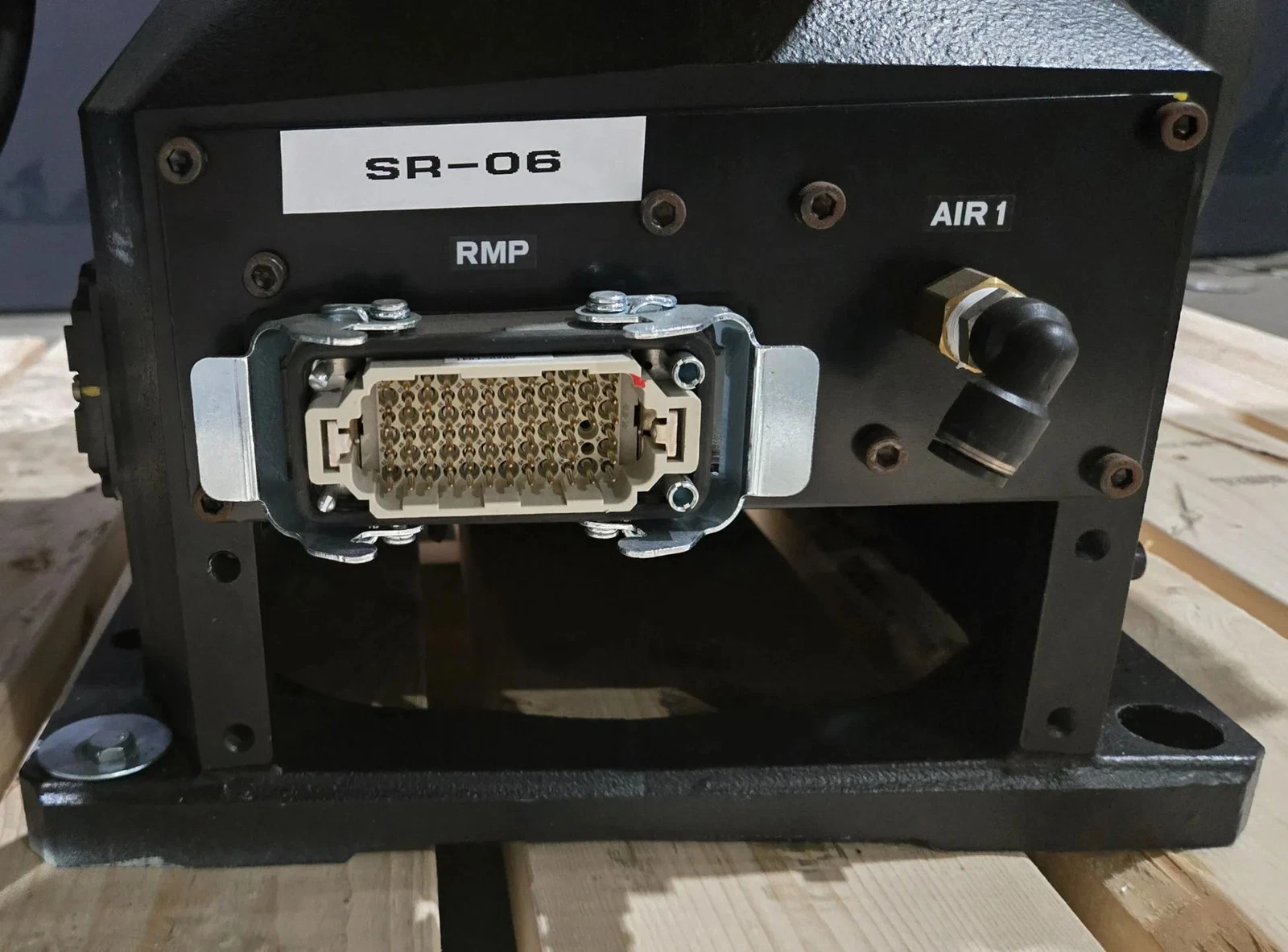 FANUC M-10iD/10L Complete with R-30iB Plus Controller USED - Image 8