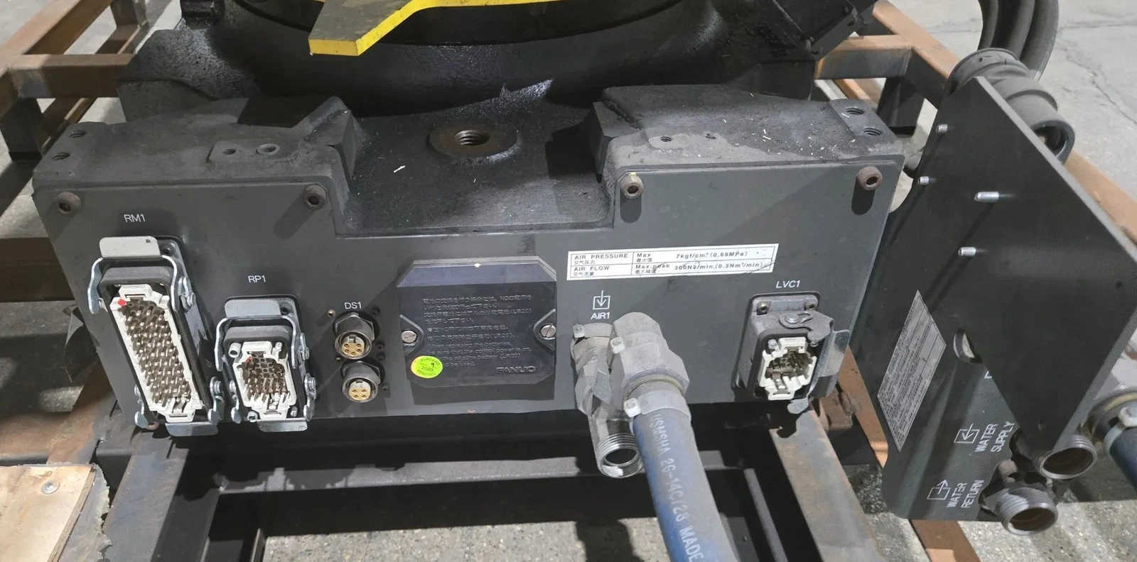 FANUC R-2000iB/210F Complete with R-30iB Controller & WTC Weld Controls USED - Image 9