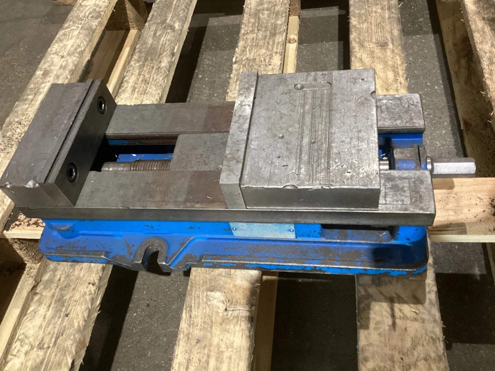 KURT D688 AngLock Machine Vise USED - Image 3