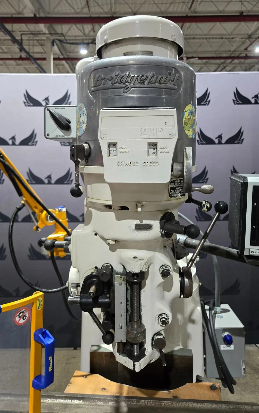 BRIDGEPORT Series II Vertical Milling Machine 2 HP 3-Phase USED - Image 7