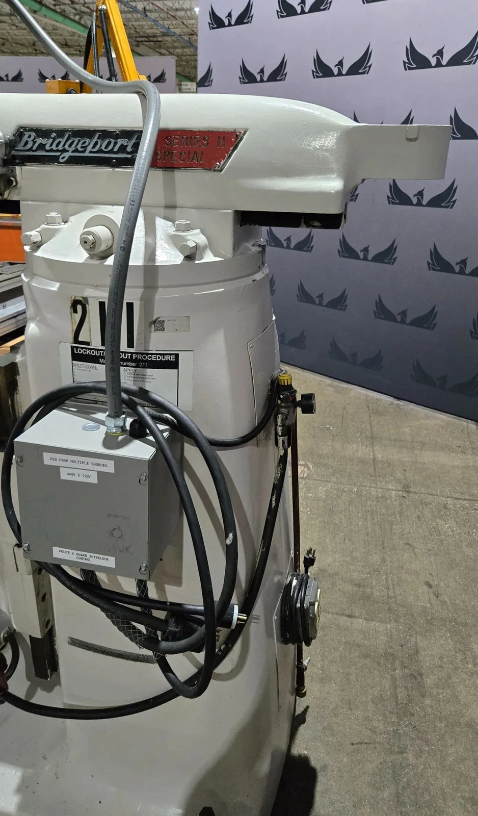 BRIDGEPORT Series II Vertical Milling Machine 2 HP 3-Phase USED - Image 12