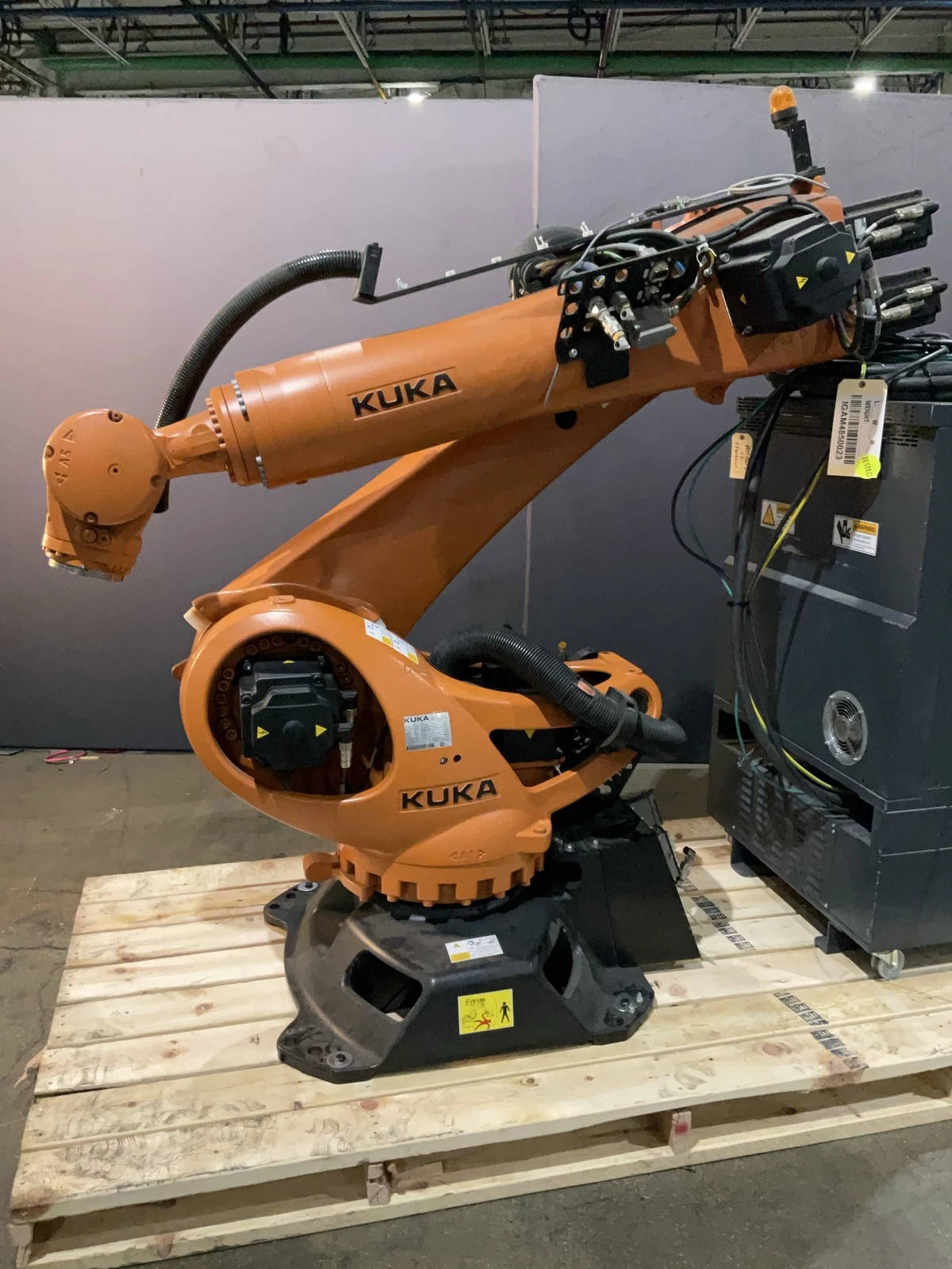 KUKA KR 90 R3100 extra Complete With KR C4 NA UL USED - Image 2
