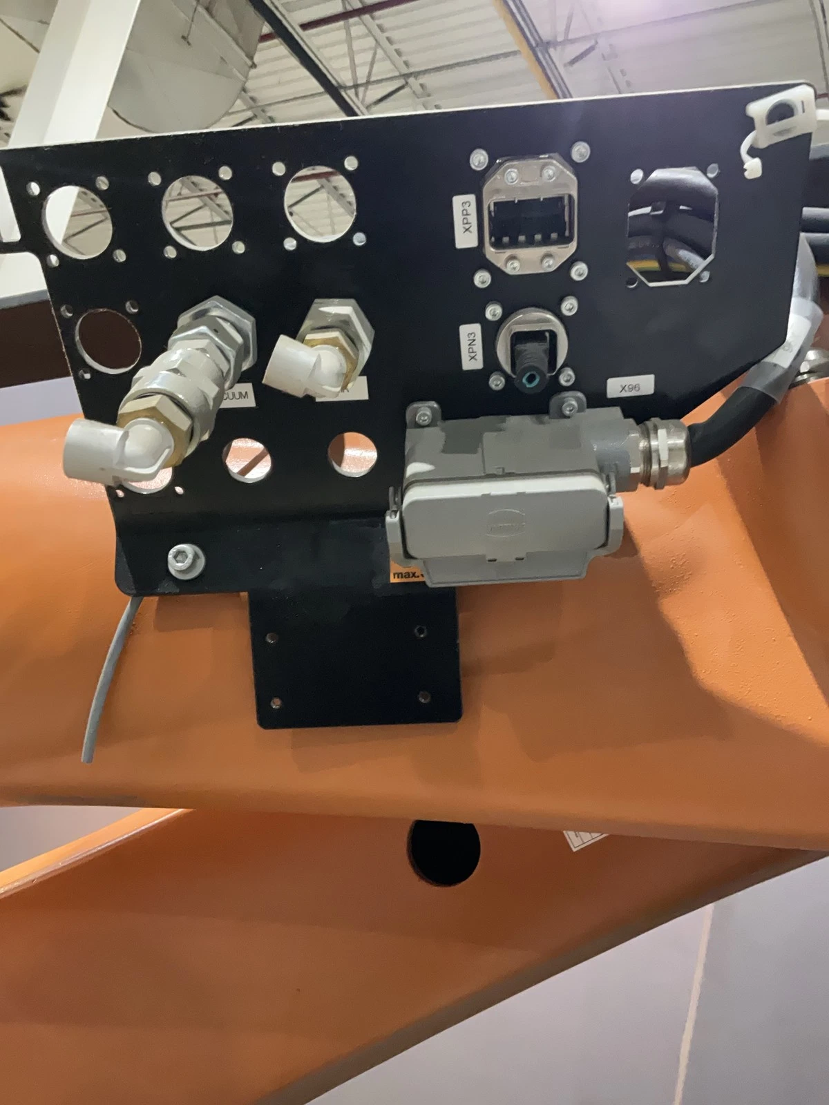 KUKA KR 90 R3100 extra Complete With KR C4 NA UL USED - Image 3