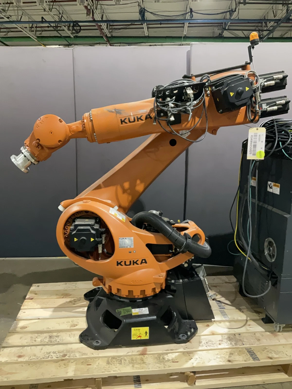 KUKA KR 180 R2900 prime Complete With KR C4 NA UL USED - Image 2