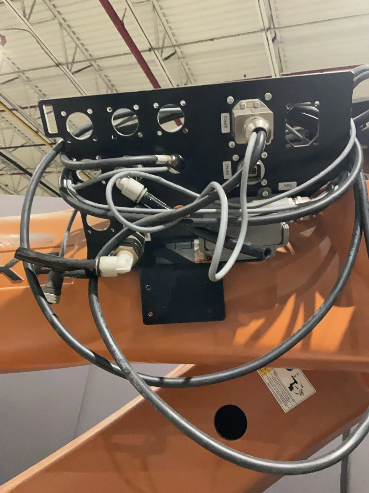 KUKA KR 180 R2900 prime Complete With KR C4 NA UL USED - Image 3