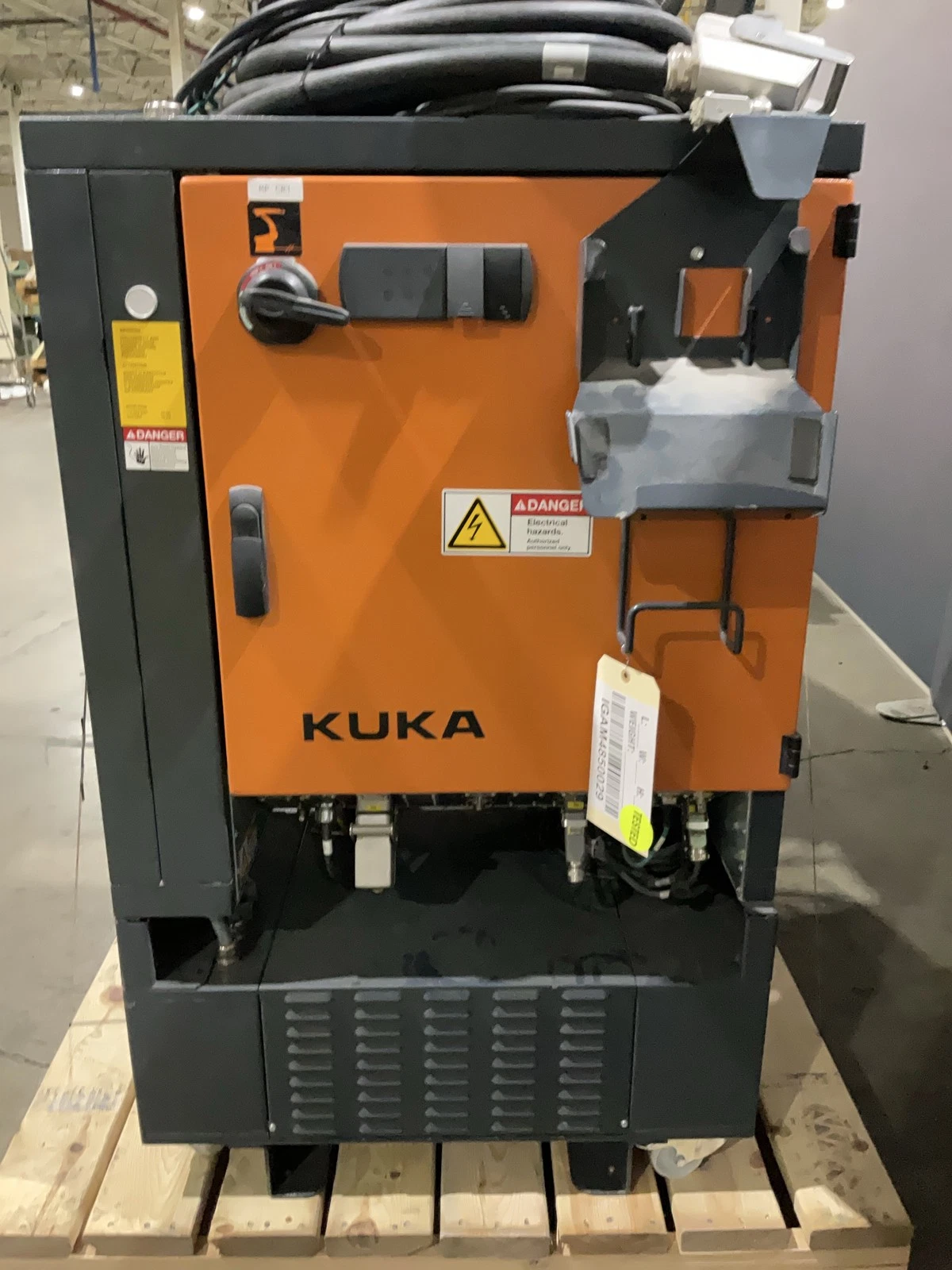 KUKA KR 180 R2900 prime Complete With KR C4 NA UL USED - Image 10