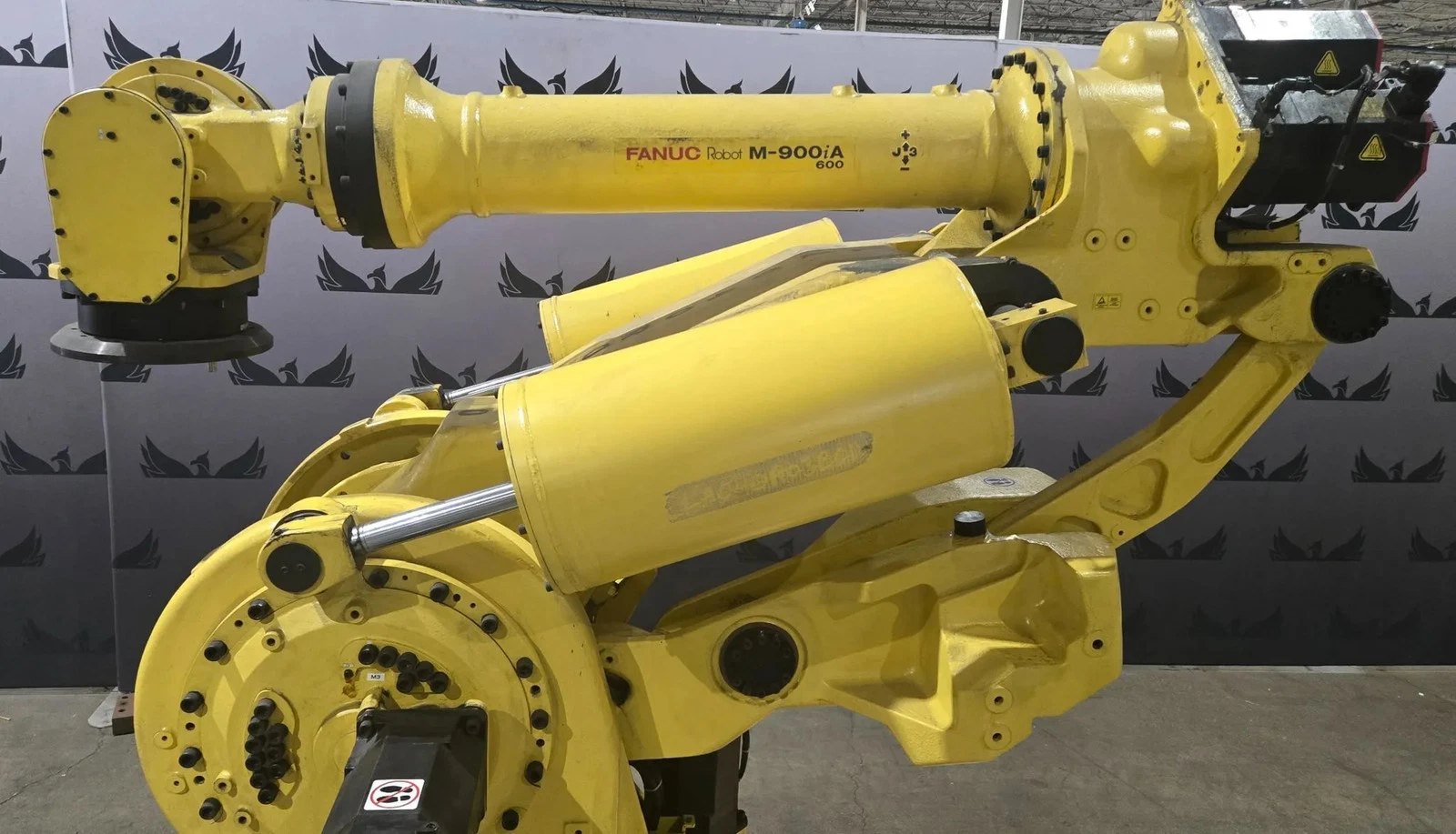 FANUC M-900iA/600 Complete with R-30iA Controller USED - Image 4