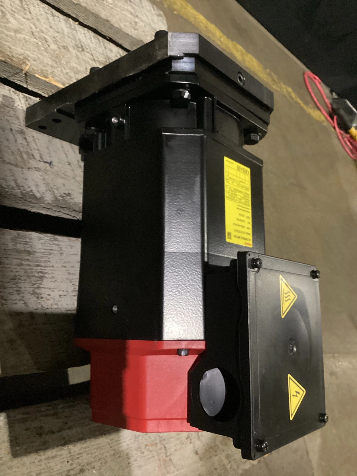FANUC A06B-2404-B103 αiI 2/10000-B AC Spindle Motor NEW - Image 3