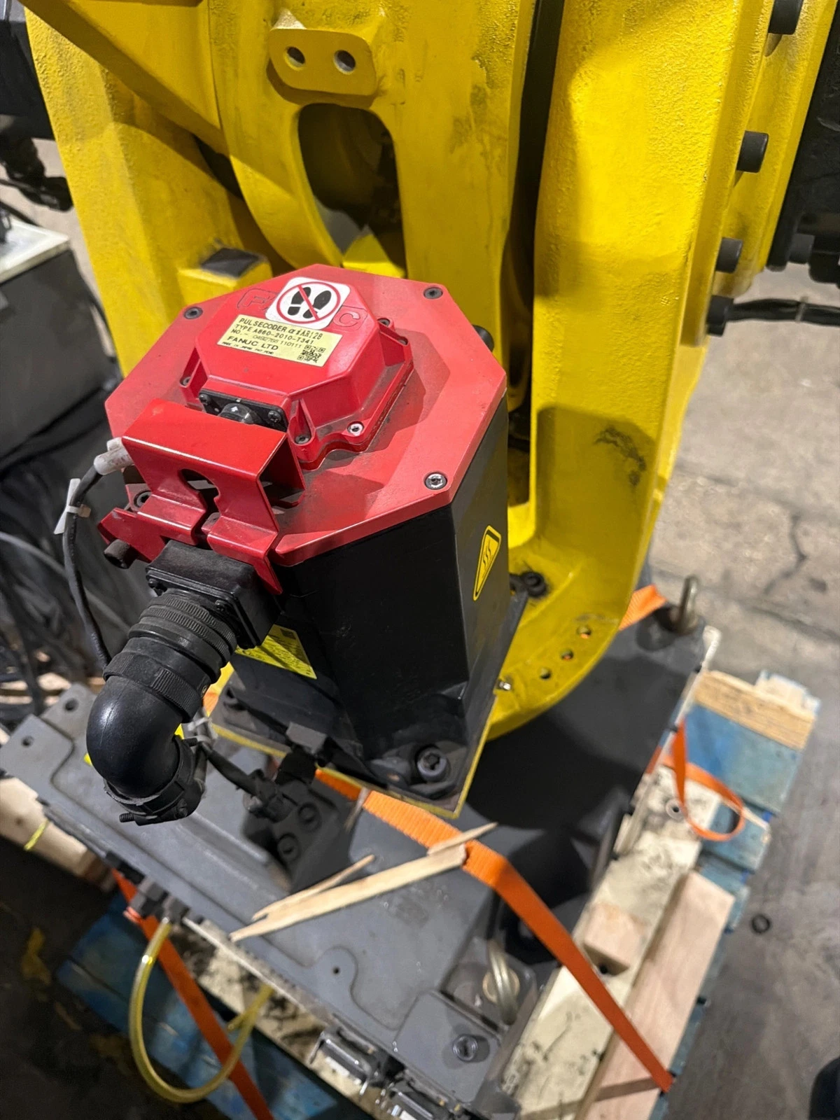 FANUC M-420iA Complete with R-30iA Controller USED - Image 8