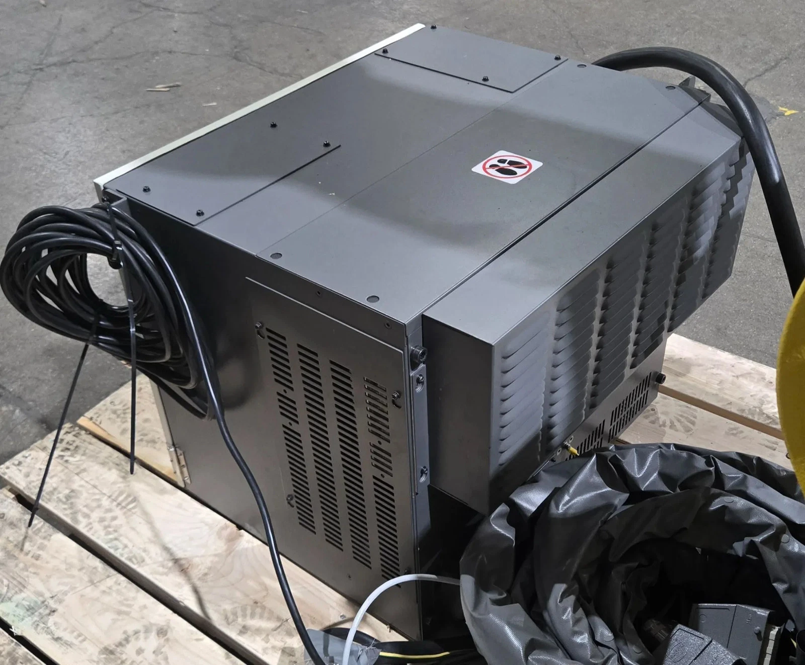 FANUC R-2000iC/165F Complete with R-30iB Plus Controller USED - Image 11