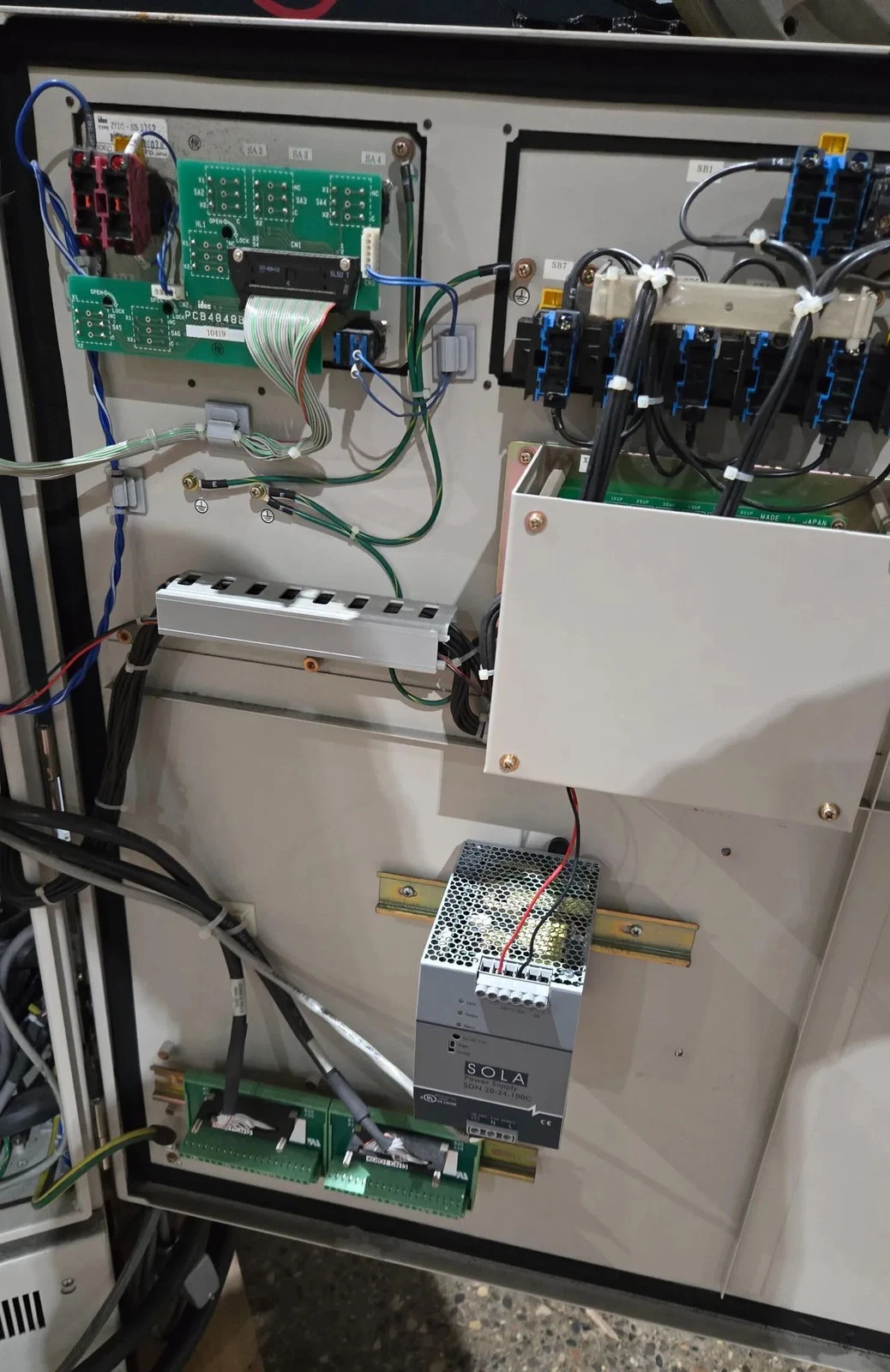 YASKAWA MOTOMAN UP130-RB00 INDUSTRIAL ROBOT ARM AND CONTROL CABINET USED - Image 13