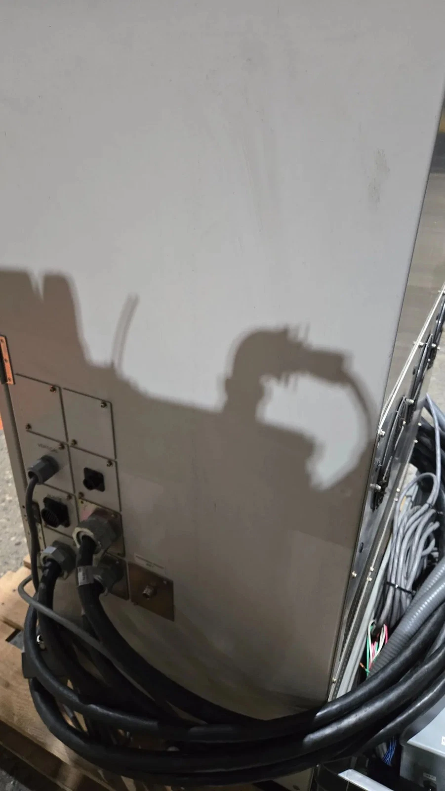 YASKAWA MOTOMAN UP130-RB00 INDUSTRIAL ROBOT ARM AND CONTROL CABINET USED - Image 16