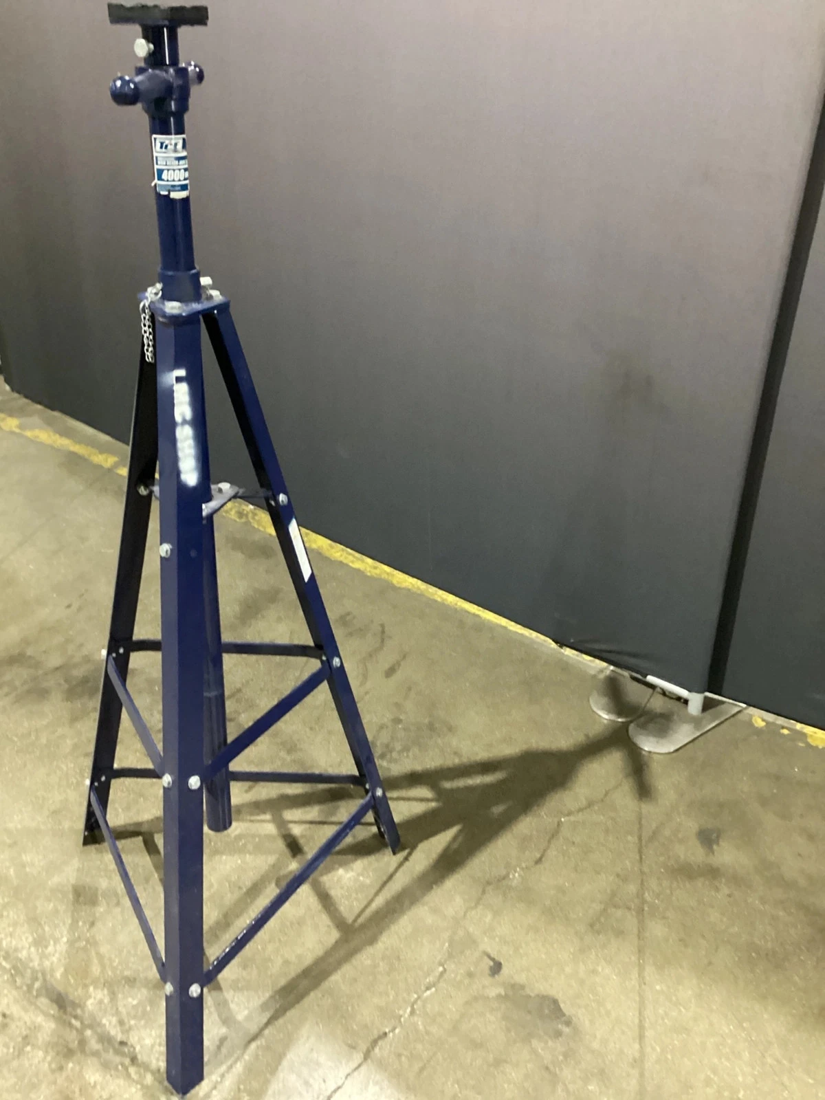TCE TCE42009 Professional High Reach Jack Stand 4000 LB Capacity USED - Image 2