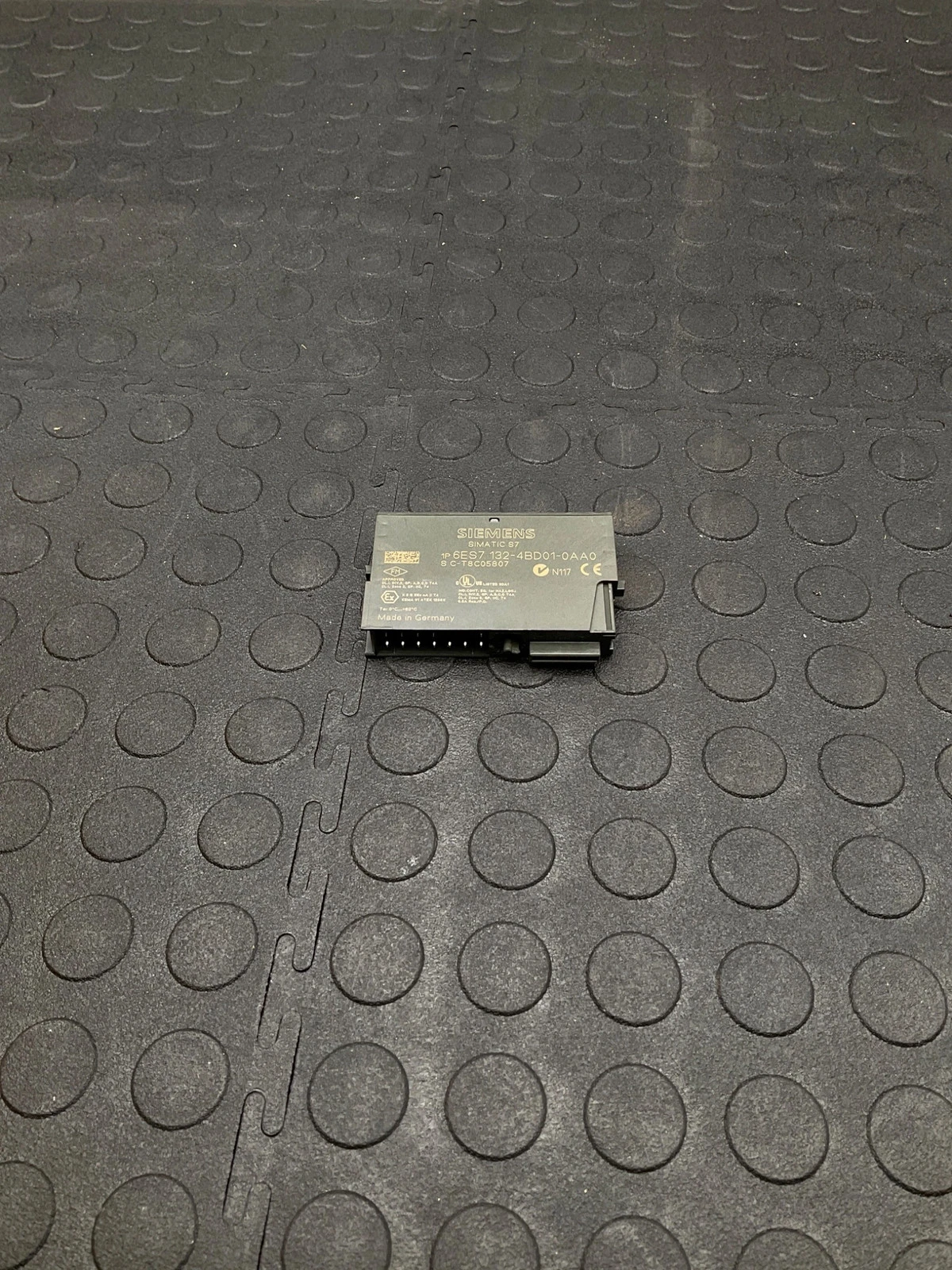 SIEMENS 6ES7 132-4BD01-0AA0 Simatic S7 Digital Output Module USED - Image 2