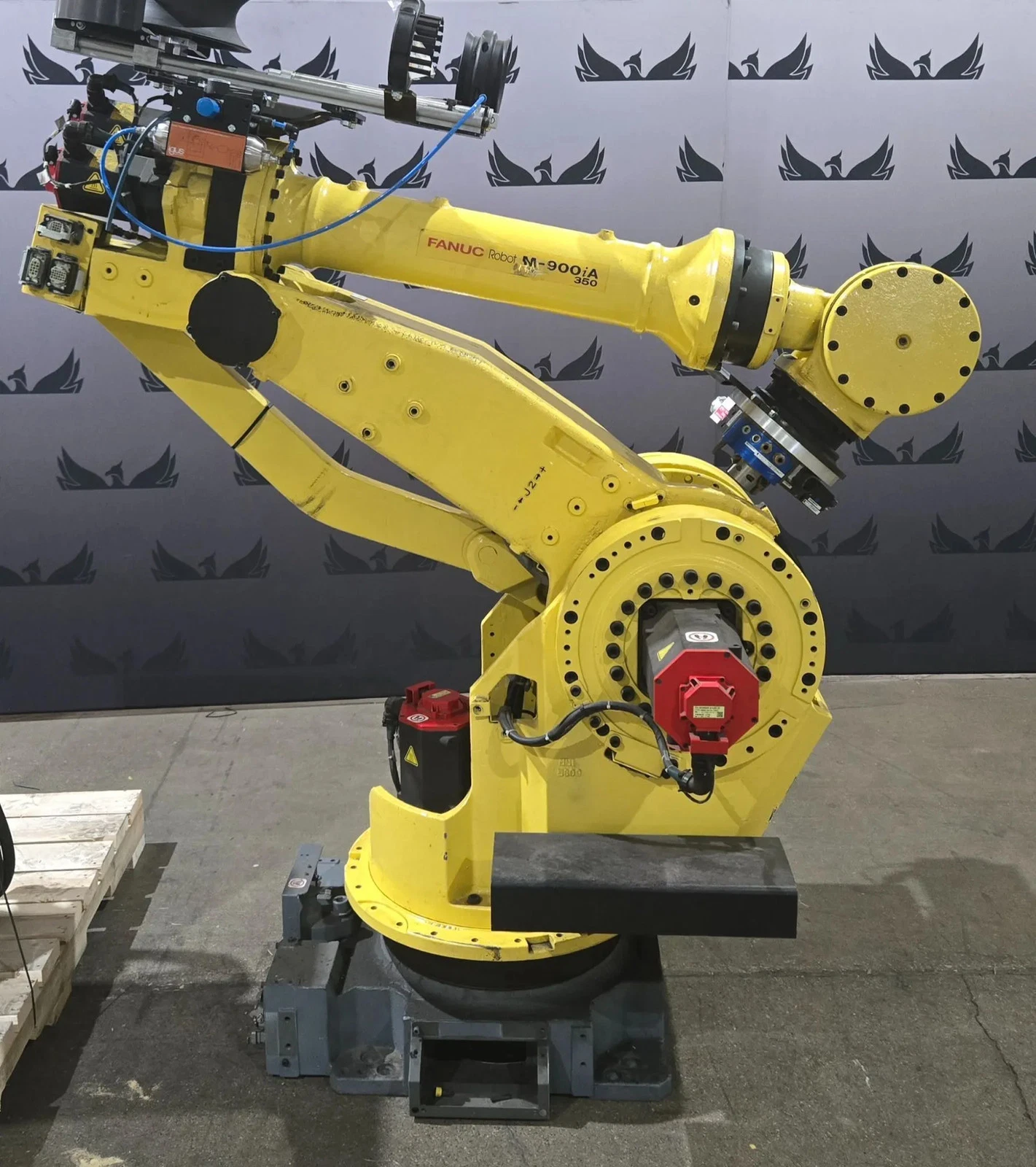 FANUC M900IA/350 Complete with R-J3iC Controller USED - Image 2