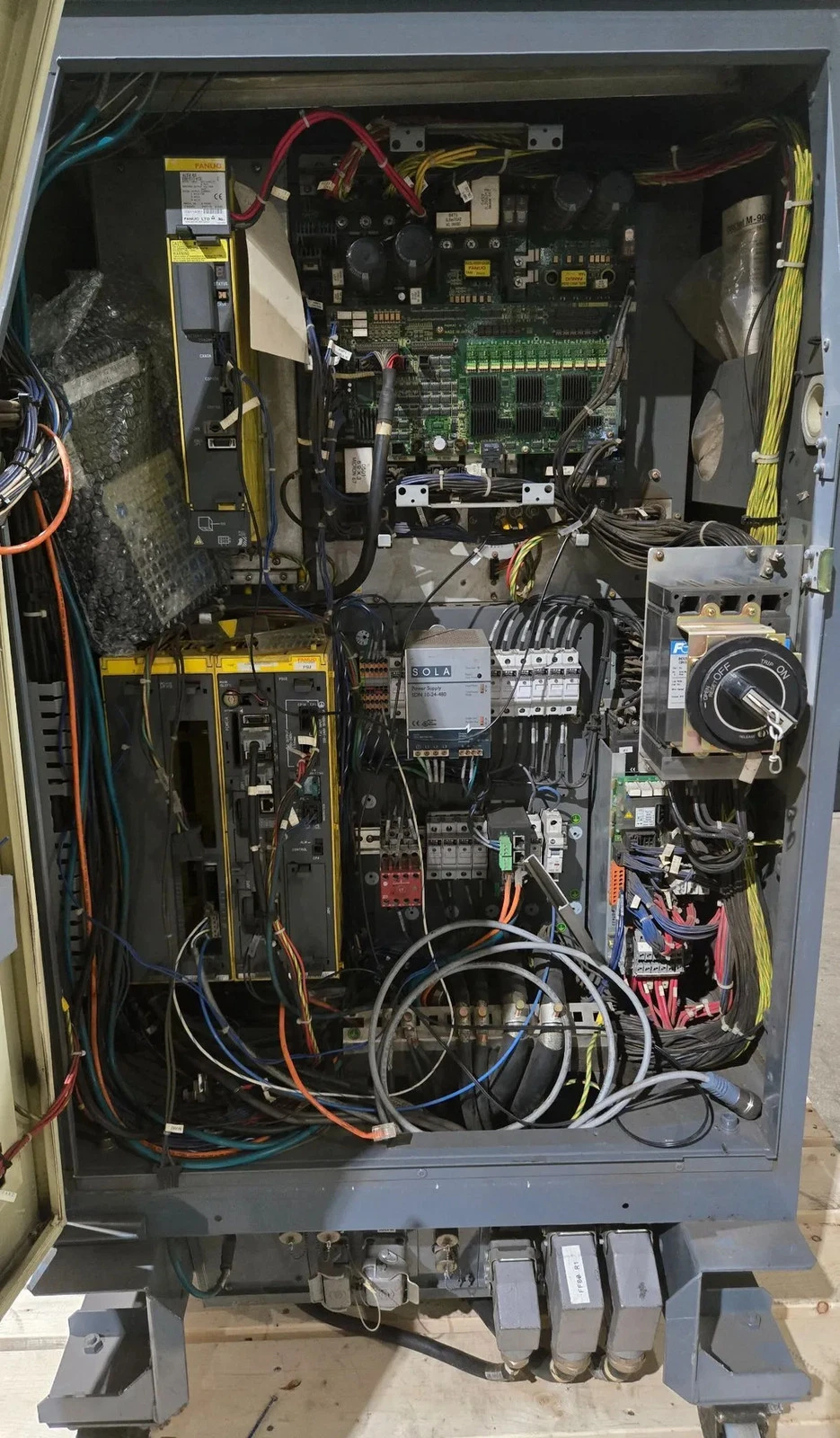 FANUC M900IA/350 Complete with R-J3iC Controller USED - Image 13