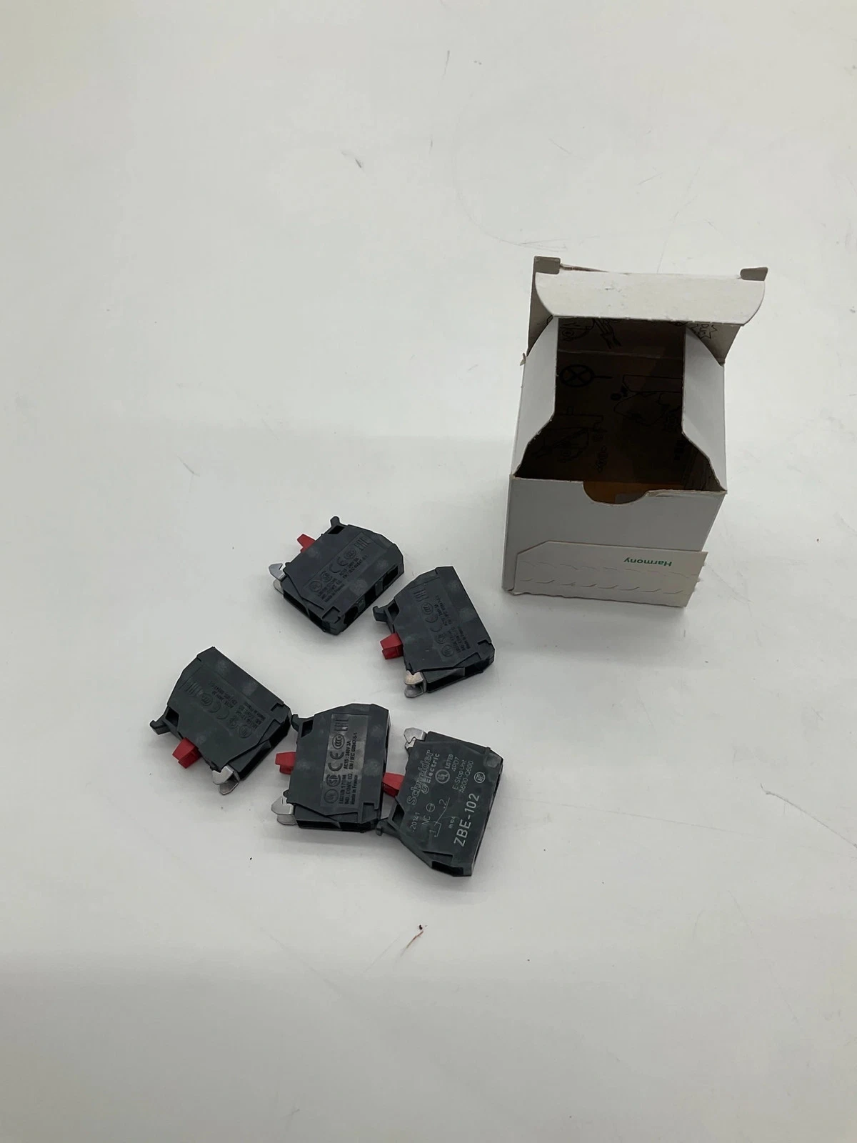SCHNEIDER ELECTRIC ZBE102 Harmony Contact Block 1NC (Box of 5) NEW - Image 3