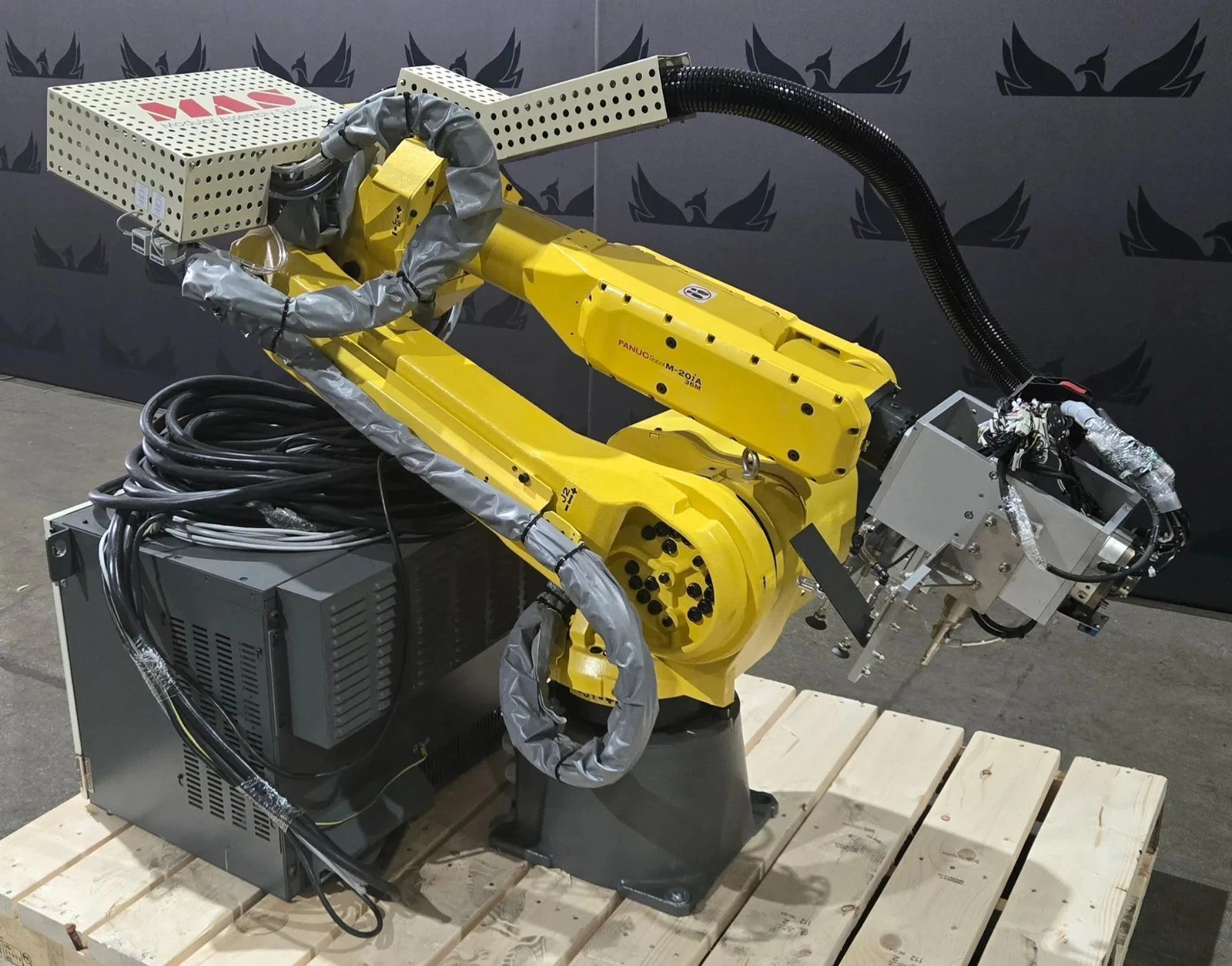 FANUC M-20iA/35M Complete with R-30iB Plus Controller USED - Image 3