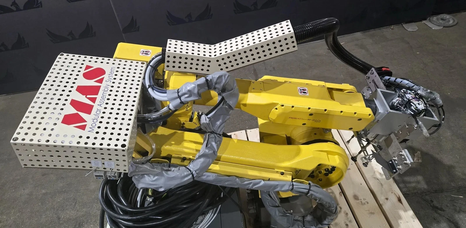 FANUC M-20iA/35M Complete with R-30iB Plus Controller USED - Image 6