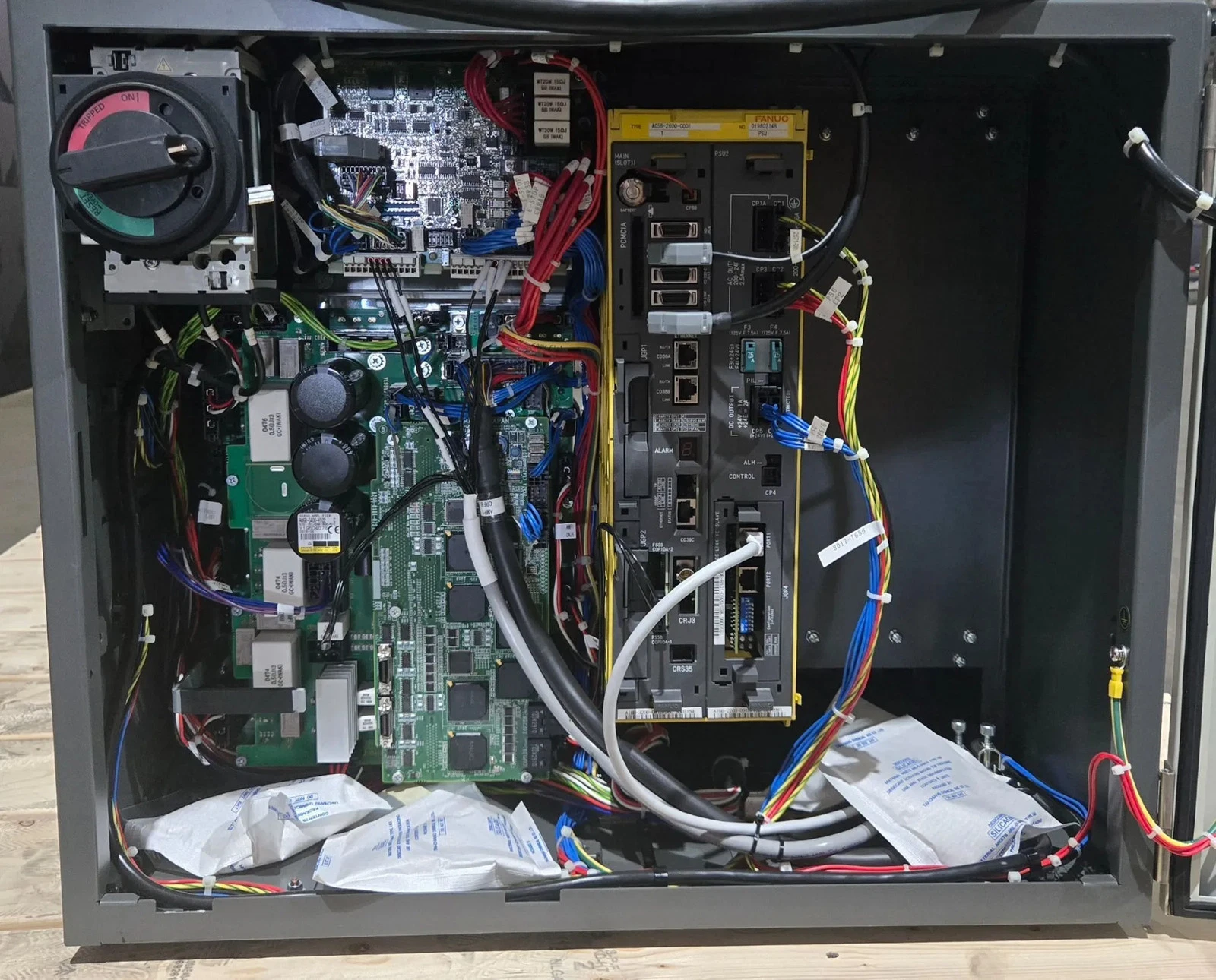 FANUC M-20iA/35M Complete with R-30iB Plus Controller USED - Image 15