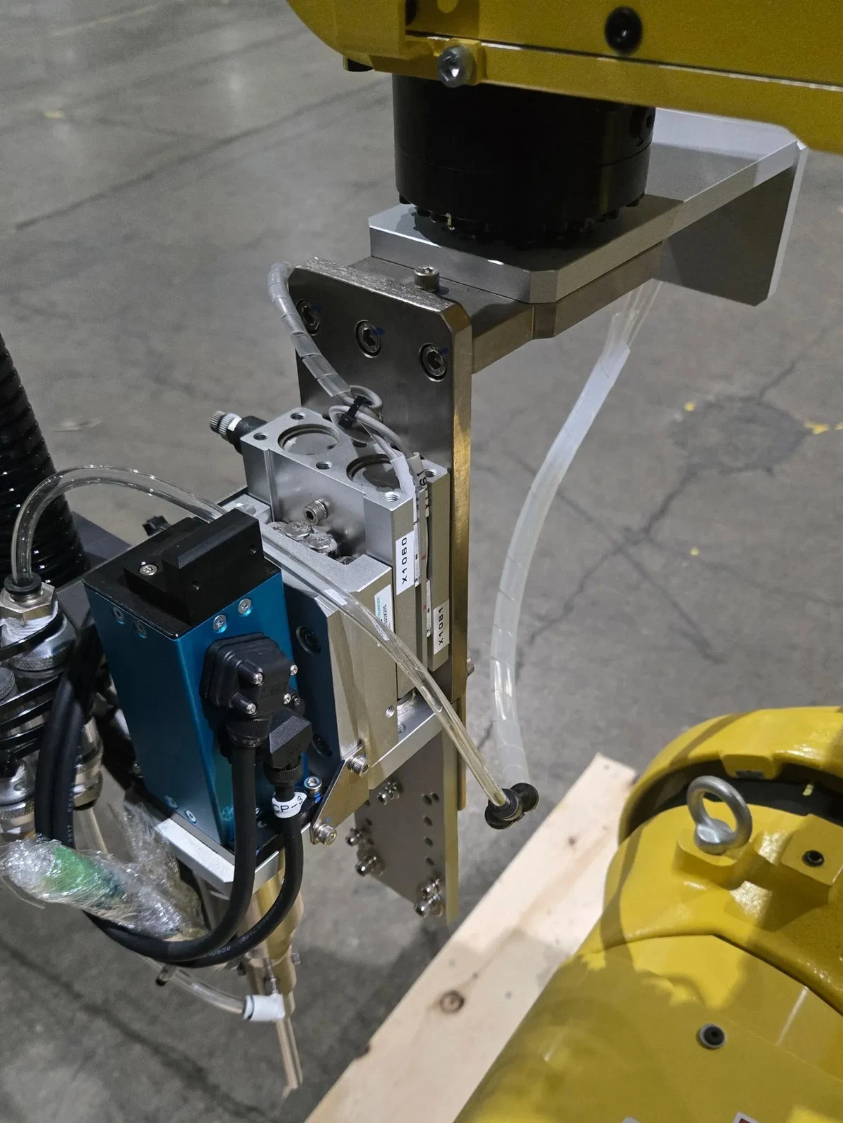 FANUC M-20iA/35M Complete with R-30iB Plus Controller USED - Image 3