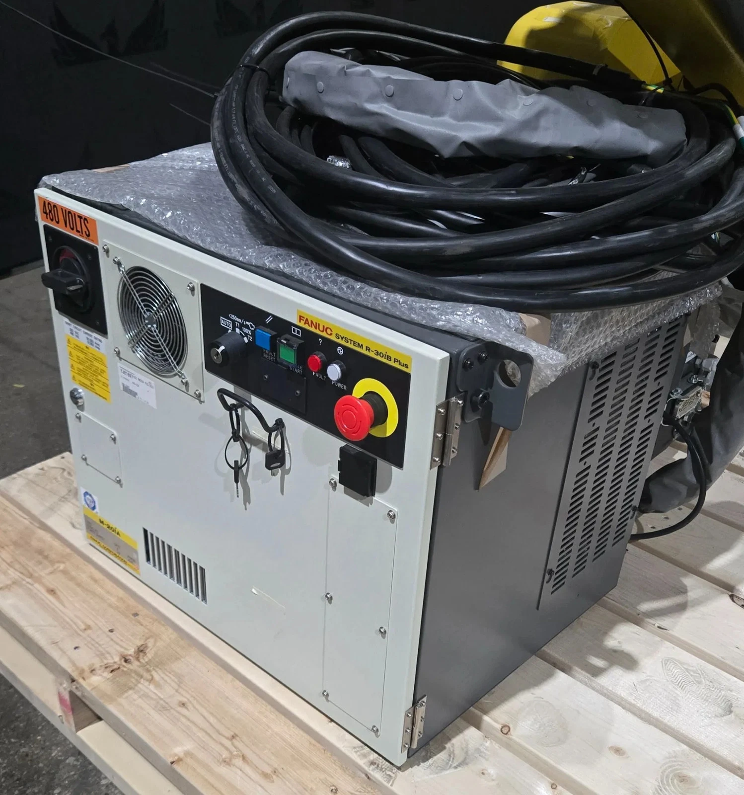 FANUC M-20iA/35M Complete with R-30iB Plus Controller USED - Image 10