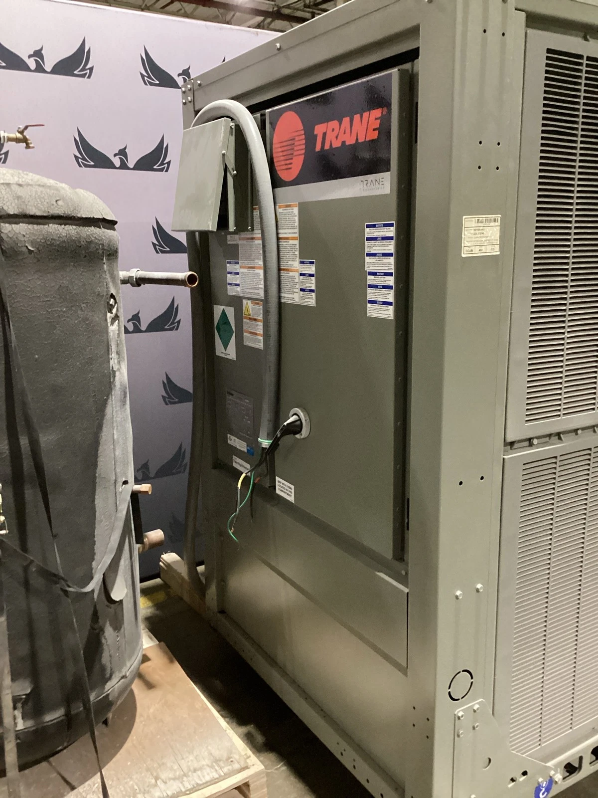 TRANE CGAM020F2Y02AXB2A1A1A1HXXA1C1AXXXXAXA3A1D1XXLXX Air Cooled Scroll Chiller USED - Image 3
