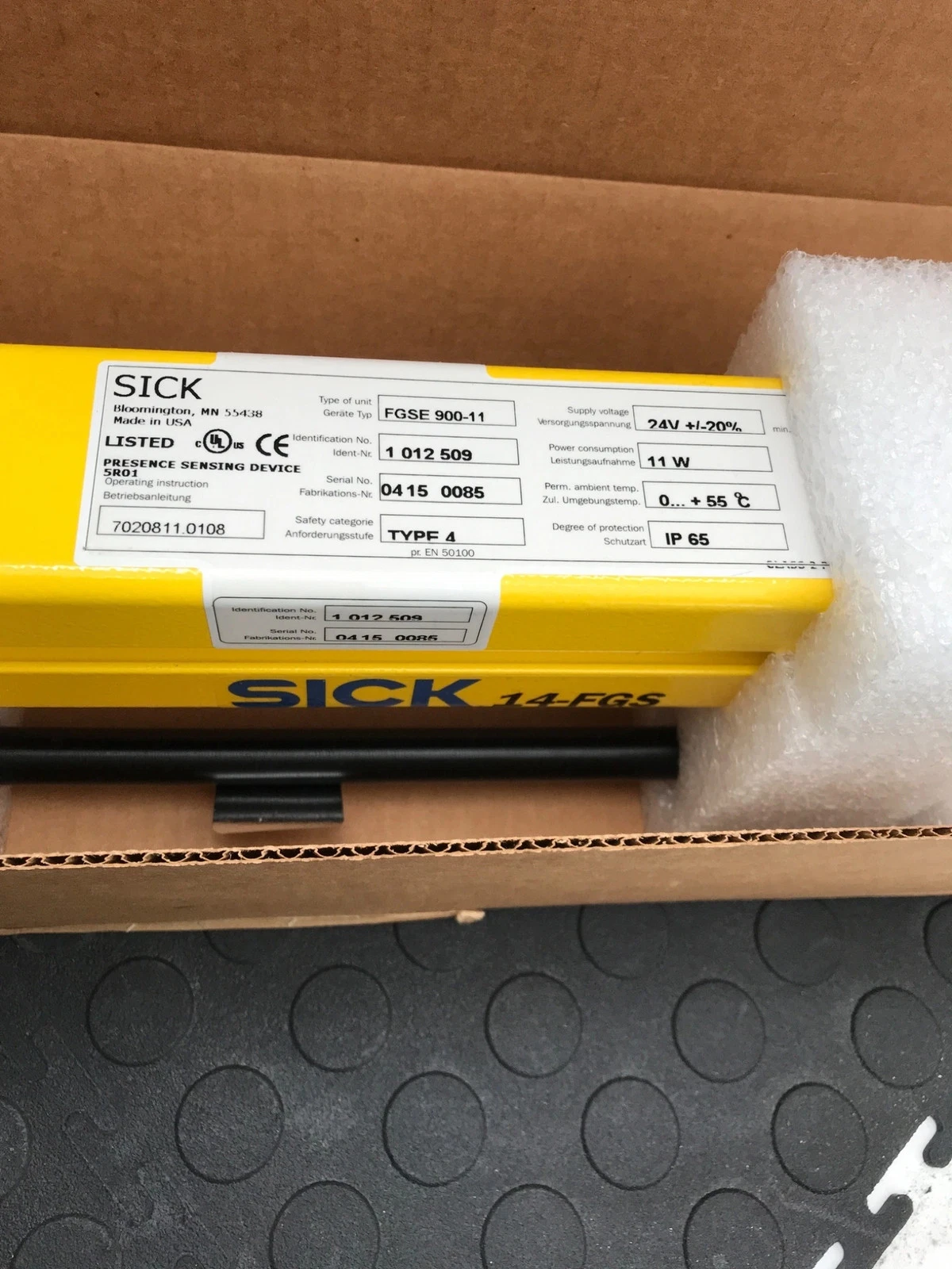 SICK FGSE-900-11 Safety Light Curtain Receiver 900mm 14mm Resolution NEW - Image 4