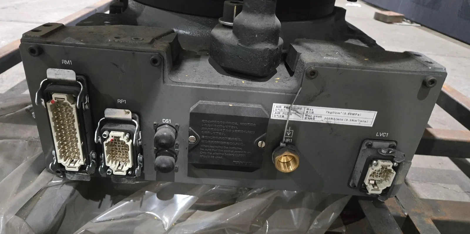 FANUC R-2000iB/185L Robot Complete with R-30iB Controller & WTC Gen 6 MFDC USED - Image 8