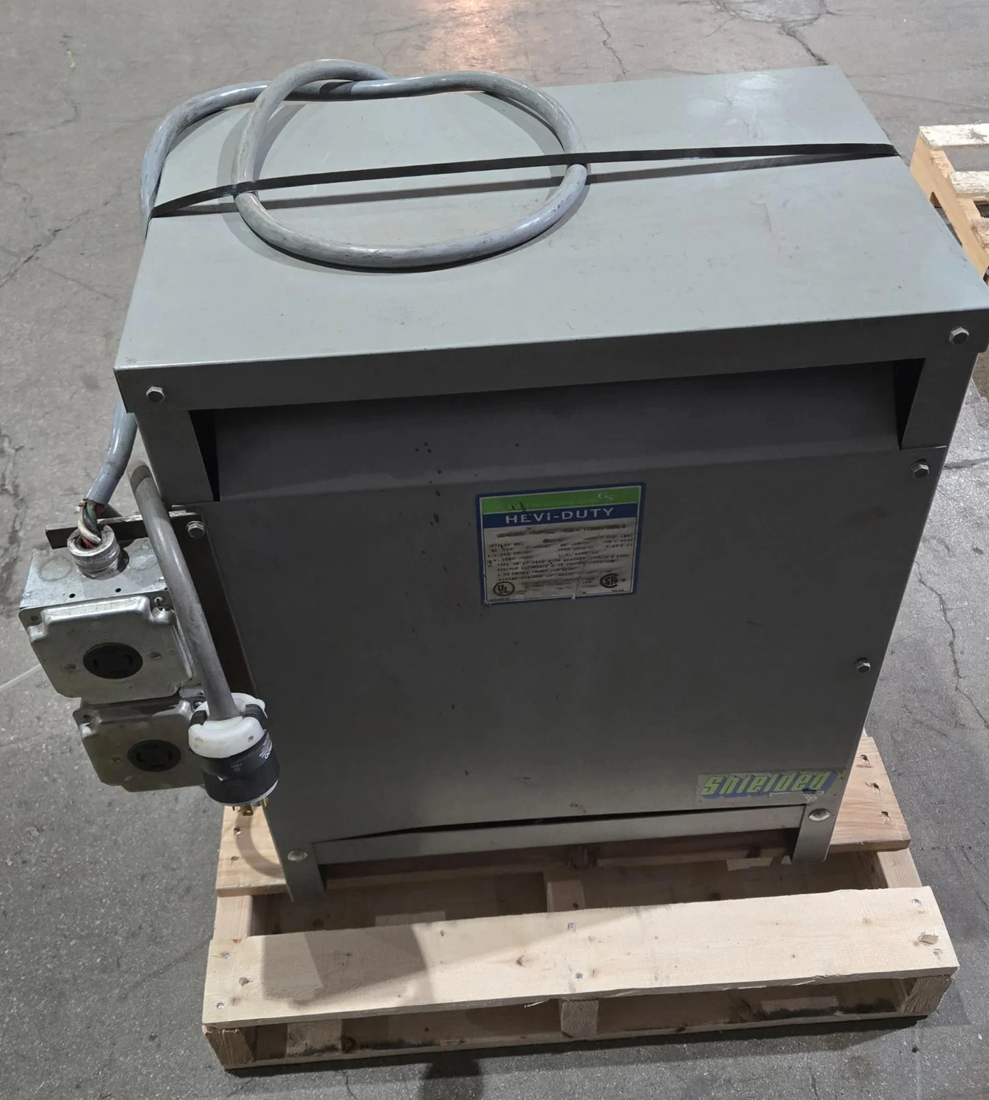 GENERAL SIGNAL HEVI-DUTY 30kVA Transformer 240Δ-208Y/120 3-Phase USED - Image 4