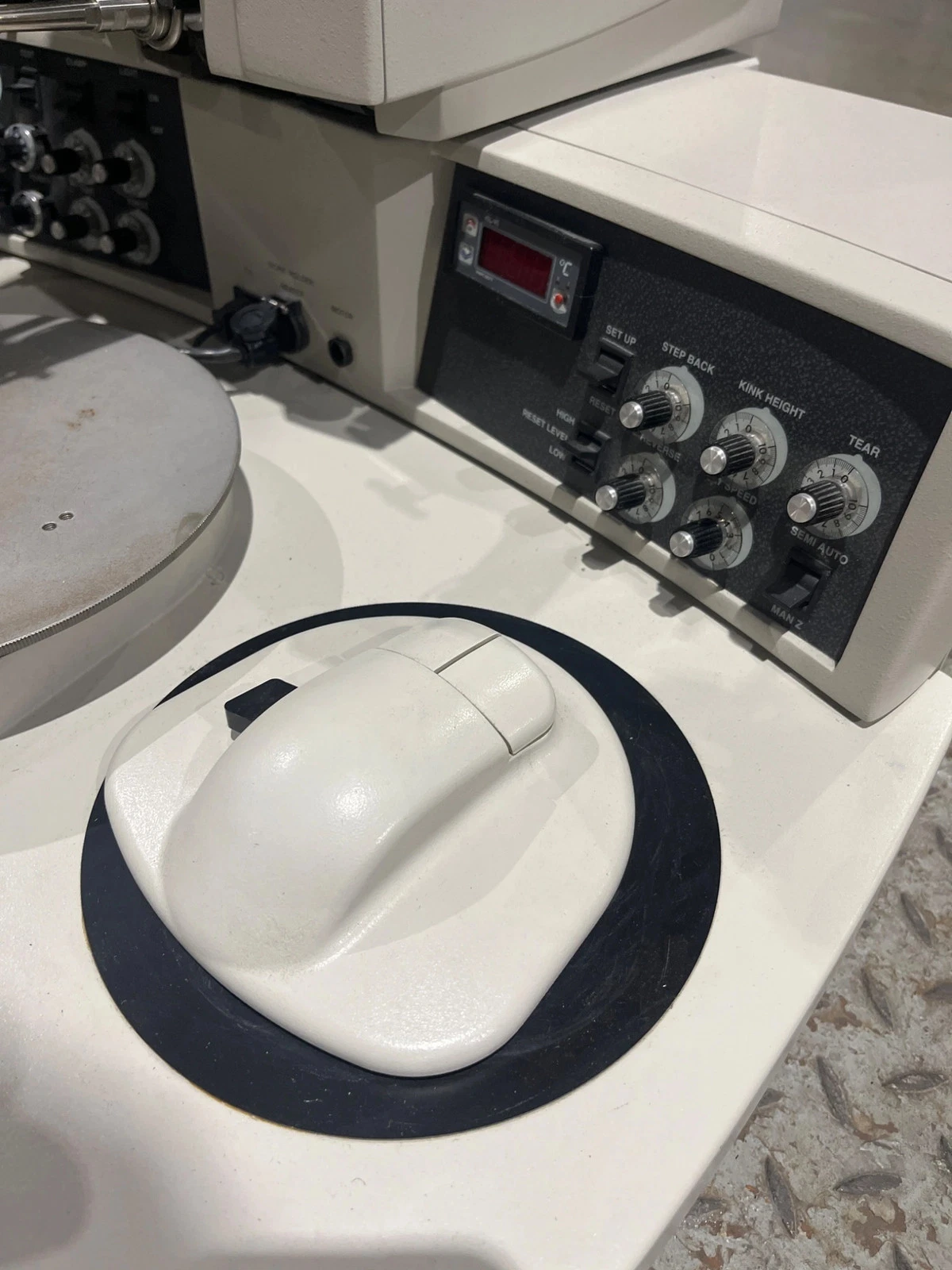 Kulicke & Soffa 4526 Manual Wedge Wire Bonder Heated Work Holder w/ Leica MZ6 USED - Image 8