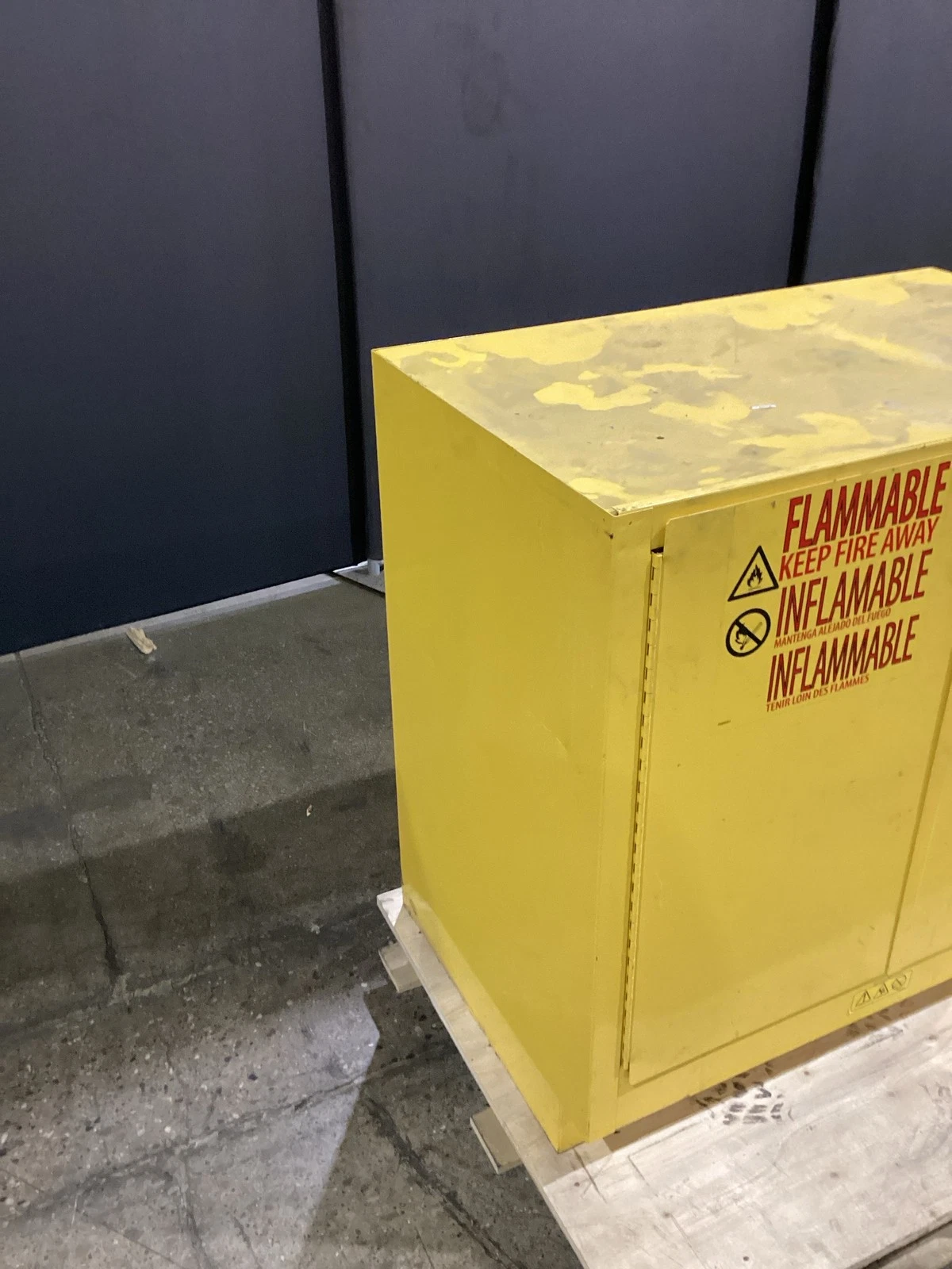 ULINE H-4177M-Y 22 Gallon Flammable Liquid Storage Cabinet USED - Image 2