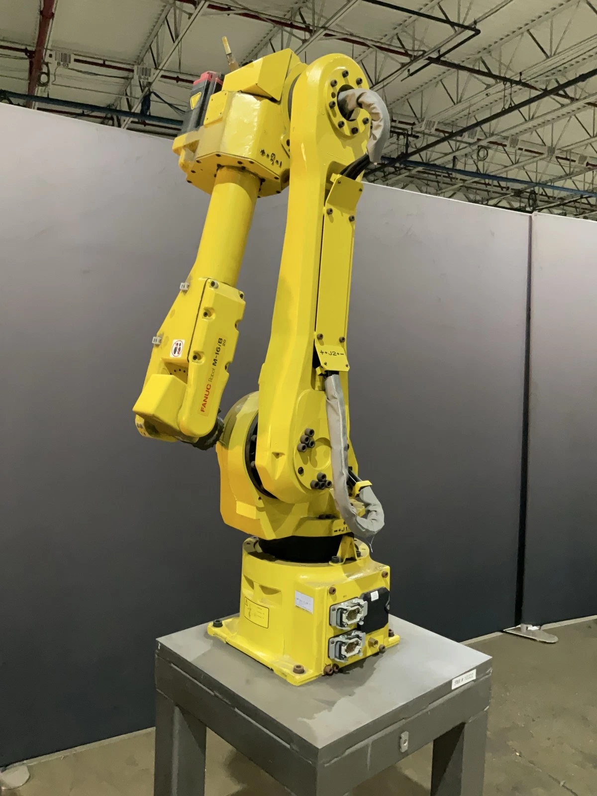FANUC M-16iB/20 Complete with R-J3iB Controller USED - Image 2
