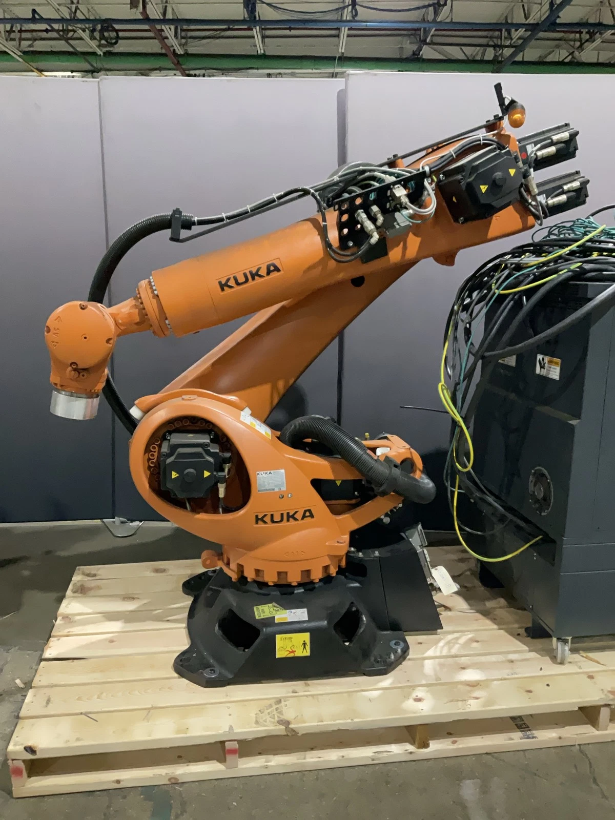 KUKA KR 90 R3100 Extra Complete with KR C4 NA UL Controller USED - Image 2