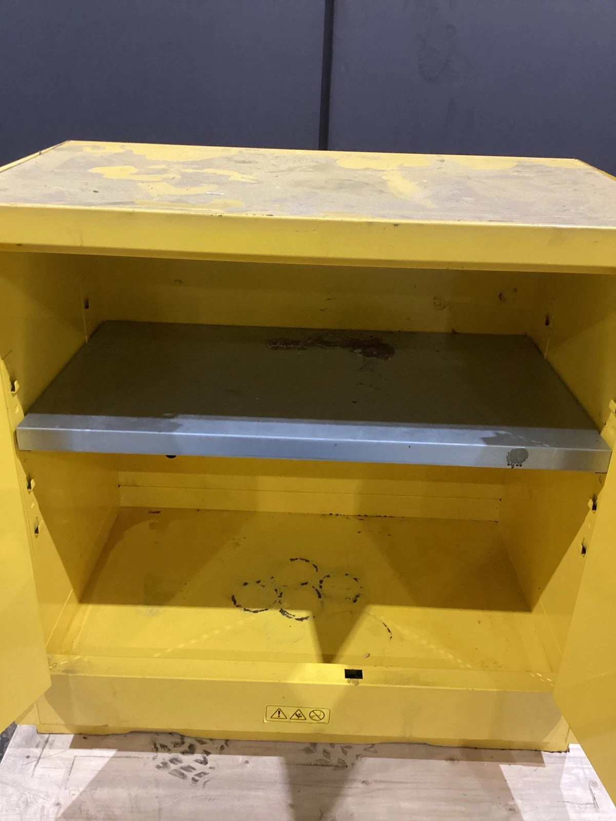 ULINE H-4177M-Y 22 Gallon Flammable Liquid Storage Cabinet USED - Image 6