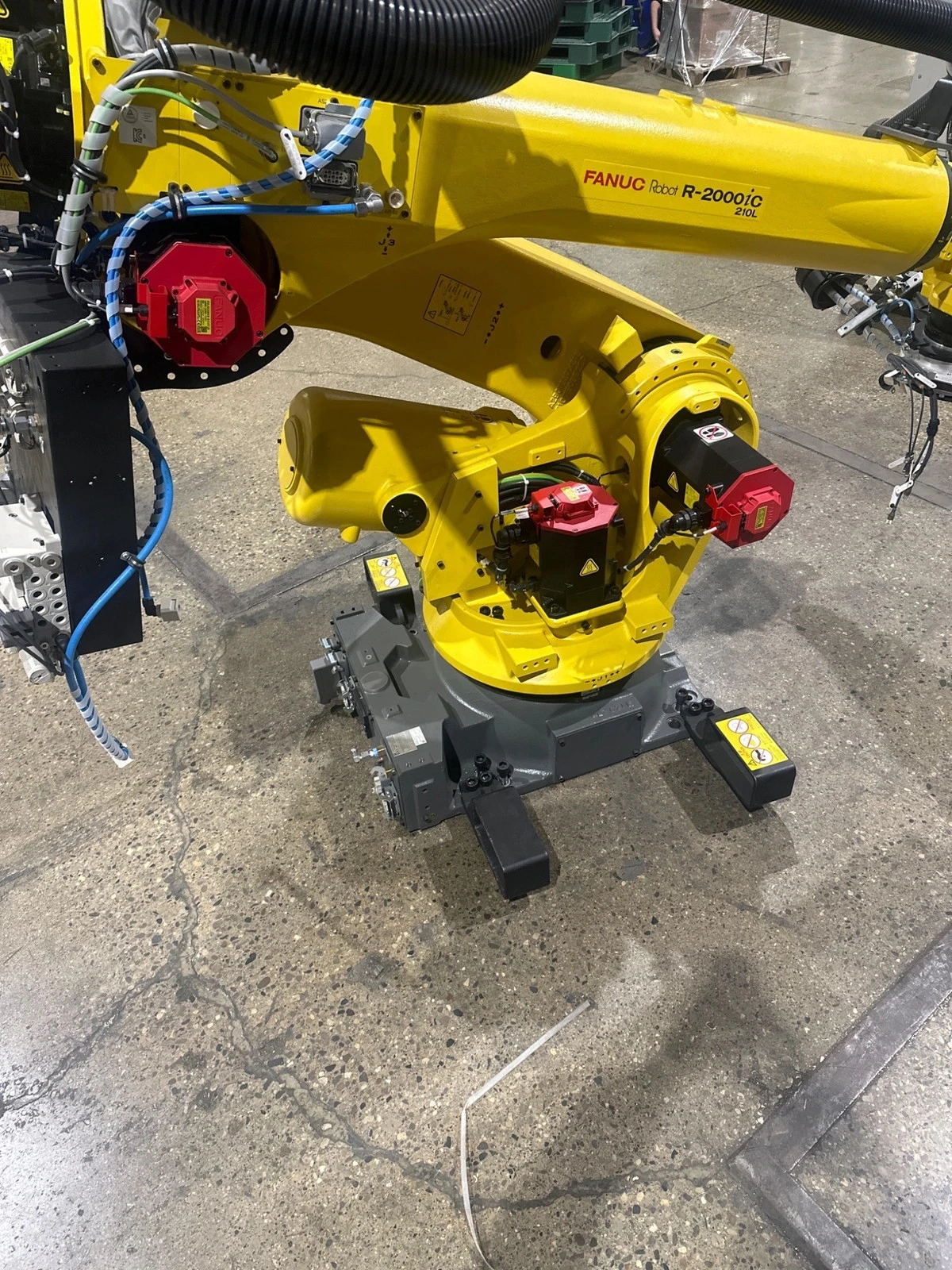 FANUC R-2000IC/210L INDUSTRIAL ROBOT WITH R-30IB CONTROLLER USED - Image 7