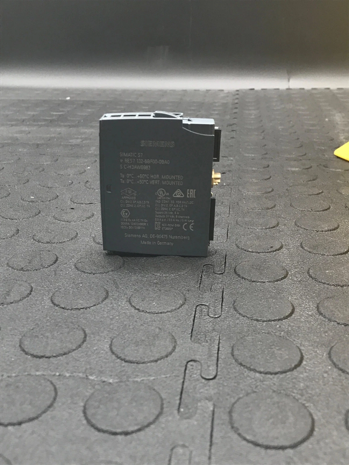 SIEMENS 6ES7 132-6BF00-0BA0 Simatic S7 Digital Output Module USED - Image 2