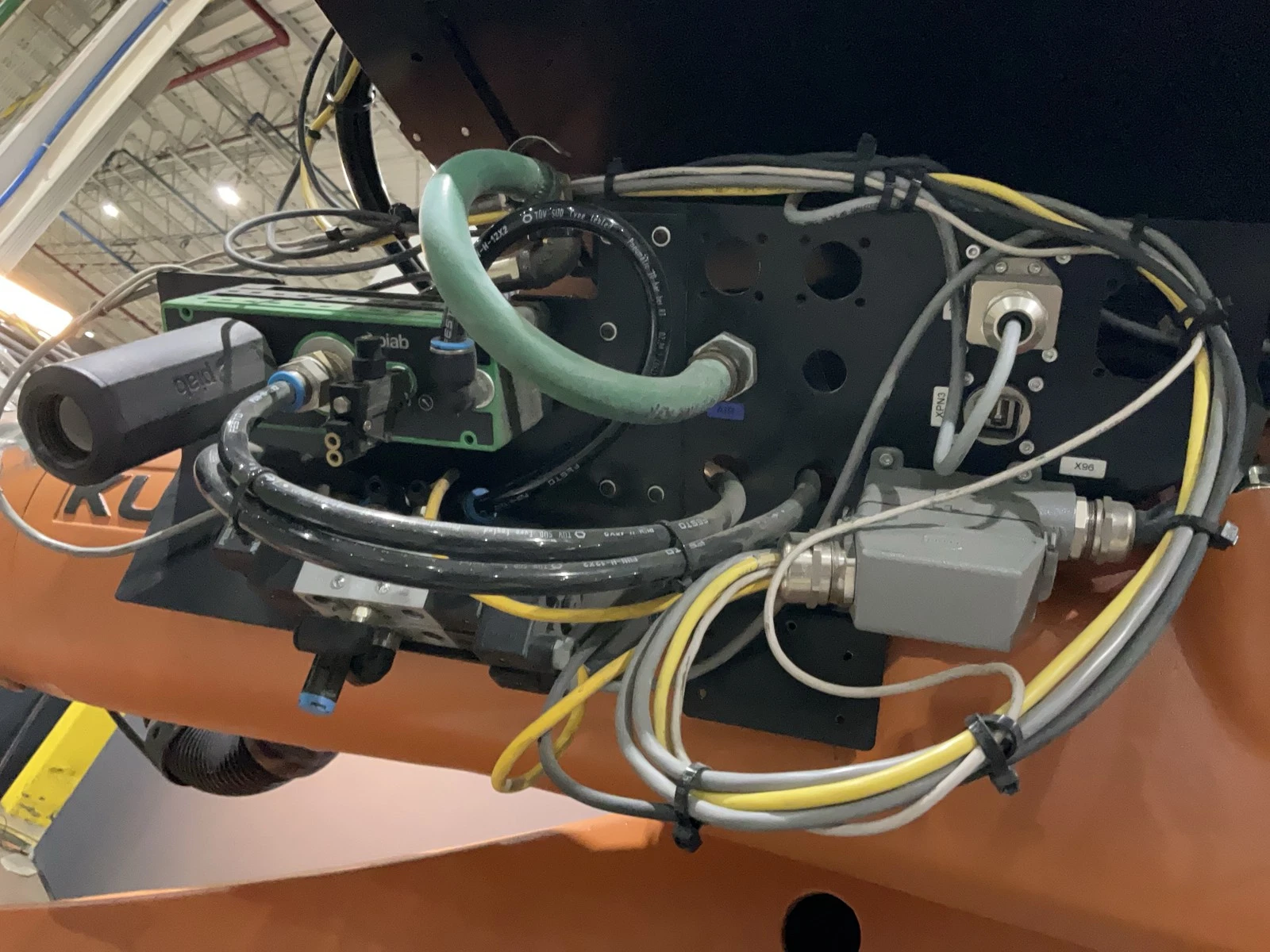 KUKA KR 90 R3100 Extra Complete with KR C4 NA Controller USED - Image 4