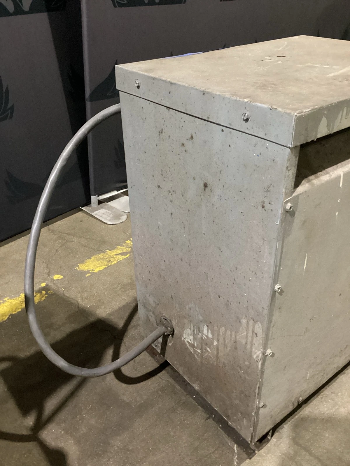 General Electric 9T23B3883 45 kVA 480V to 208Y/120V 3-Phase Transformer USED - Image 2