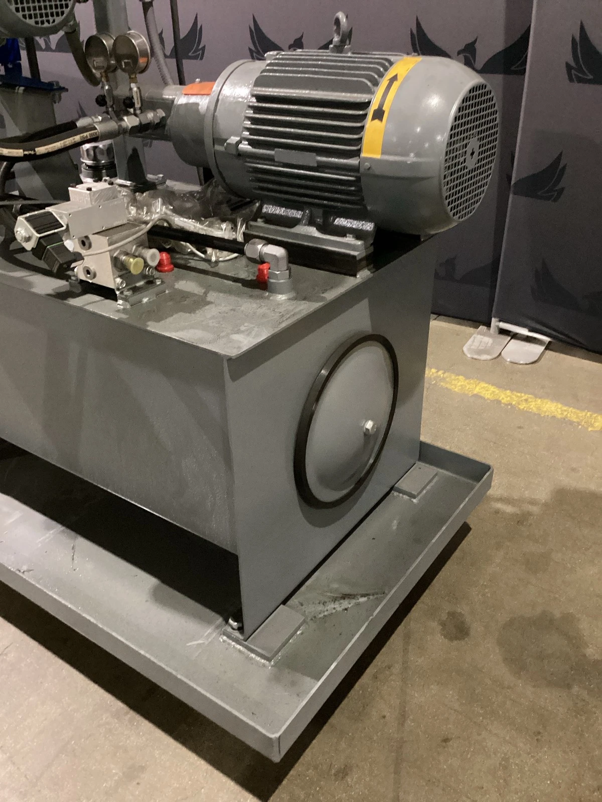 7.5 HP Hydraulic Power Unit w/ Enimegi Heat Exchanger 230/460V USED - Image 3